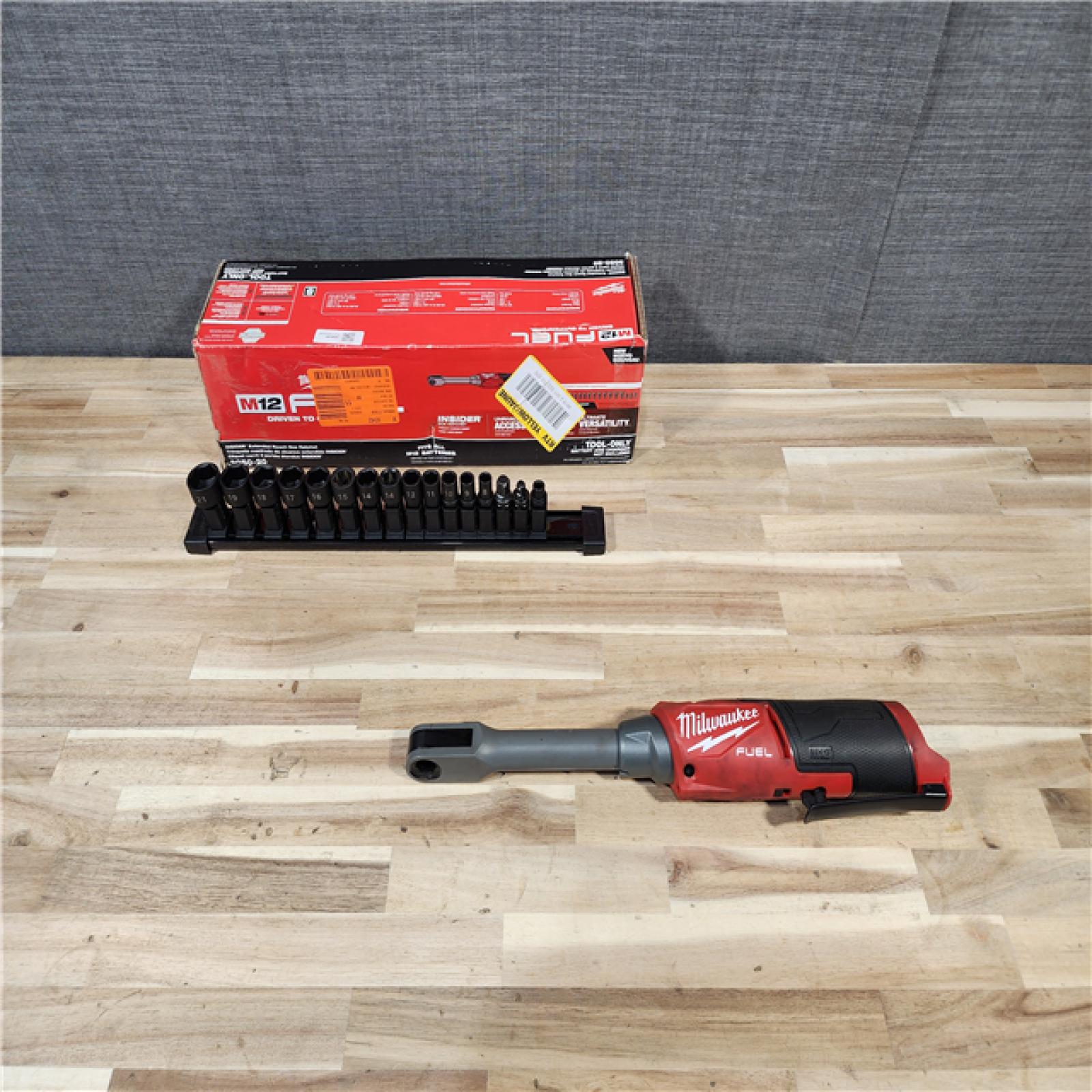 HOUSTON LOCATION - AS-IS Milwaukee FUEL INSIDER 12V Lithium-Ion Brushless Cordless 1/4 in. - 3/8 in. Extended Reach Box Ratchet (Tool-Only)