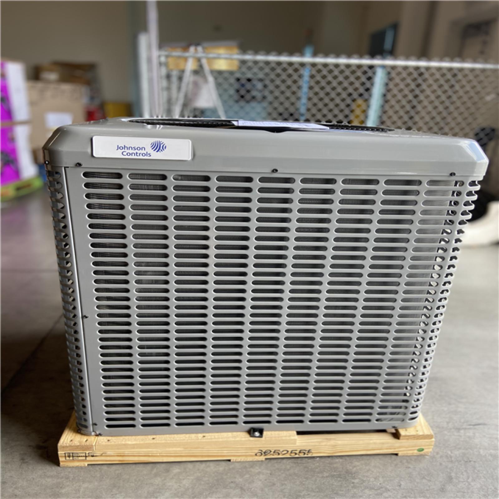 DALLAS LOCATION - Johnson Controls 3.5 Ton 15.2seer/7.8 Hspf 2-Stage Heat Pump