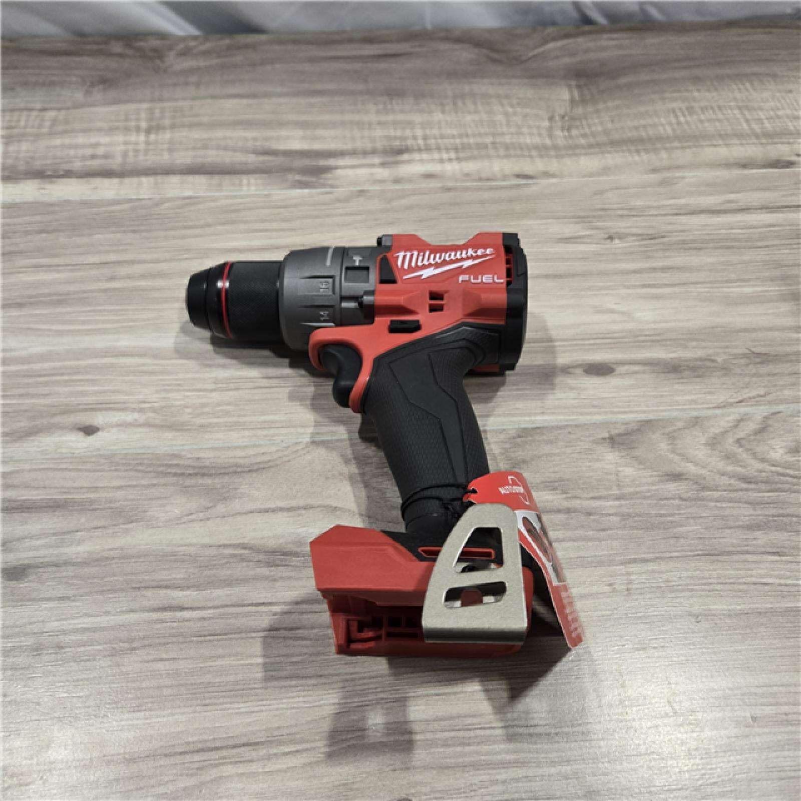 LIKE NEW! - Milwaukee 2904-20 12V 1/2  Hammer Drill/ Driver