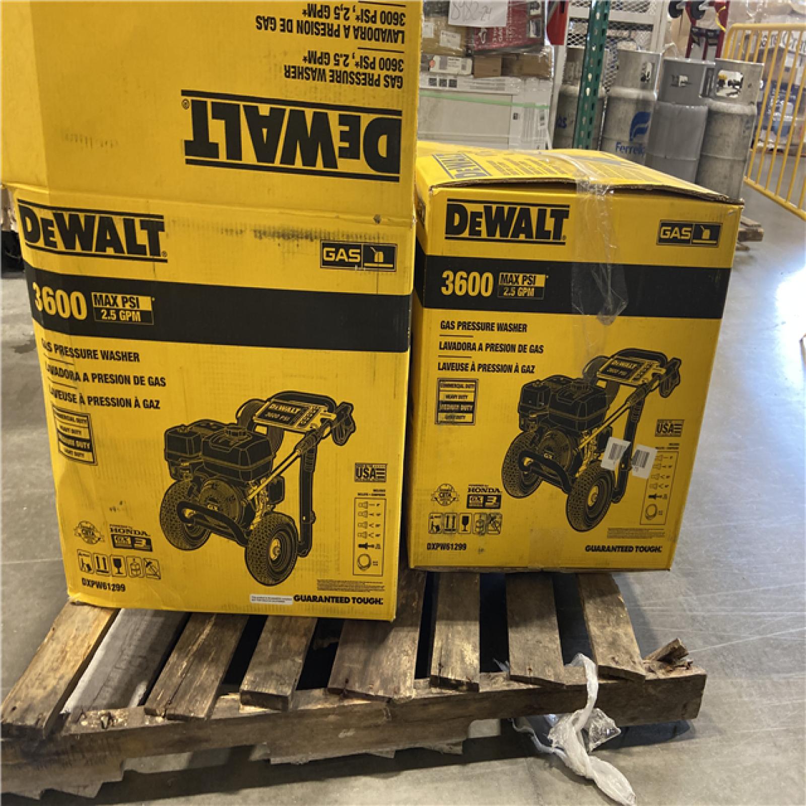 DALLAS LOCATION - DEWALT 3600 PSI 2.5 GPM Cold Water Gas Professional Pressure Washer with HONDA GX200 Engine (2 UNITS)