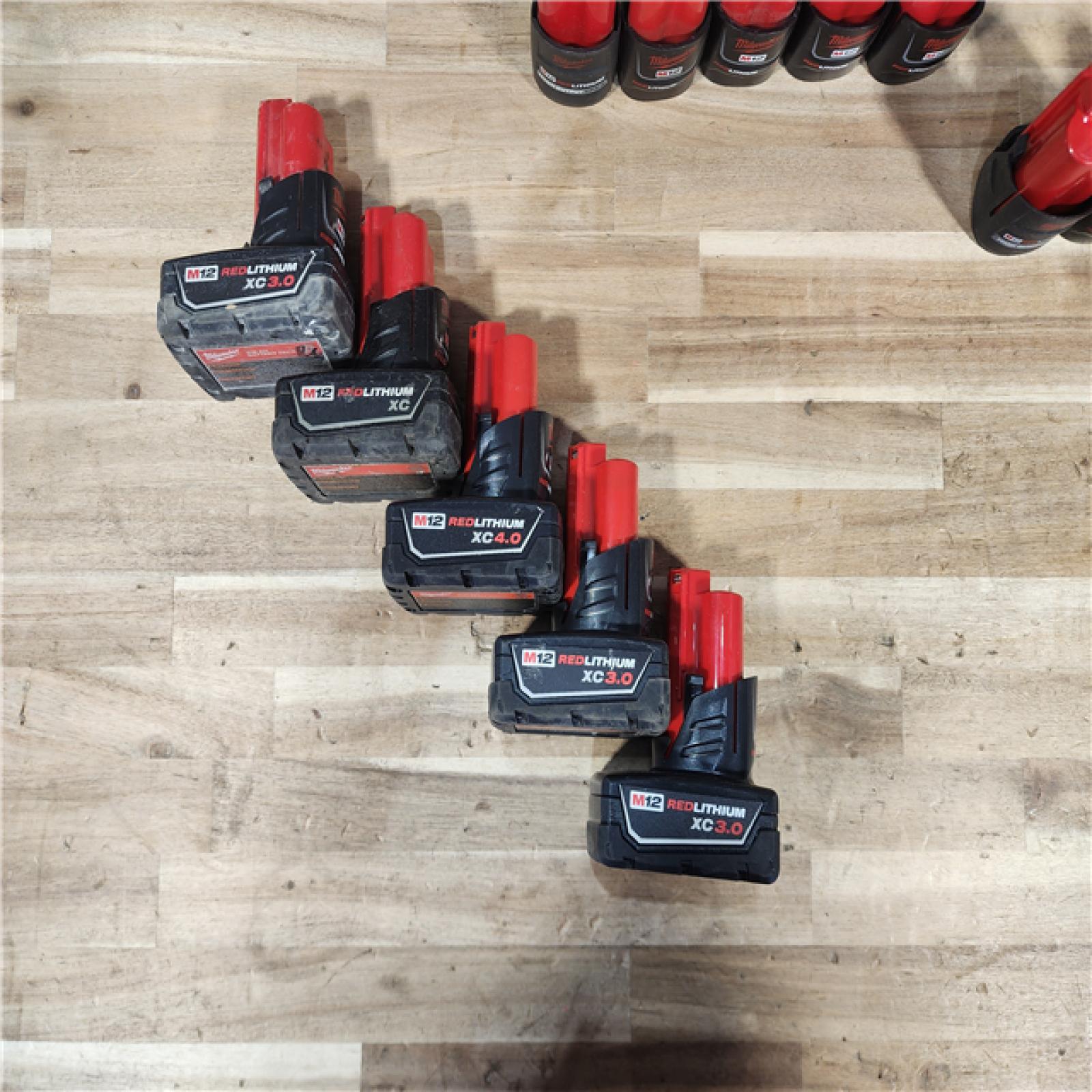 HOUSTON LOCATION - AS-IS MILWAUKEE BATTERY PACK QTY - 15