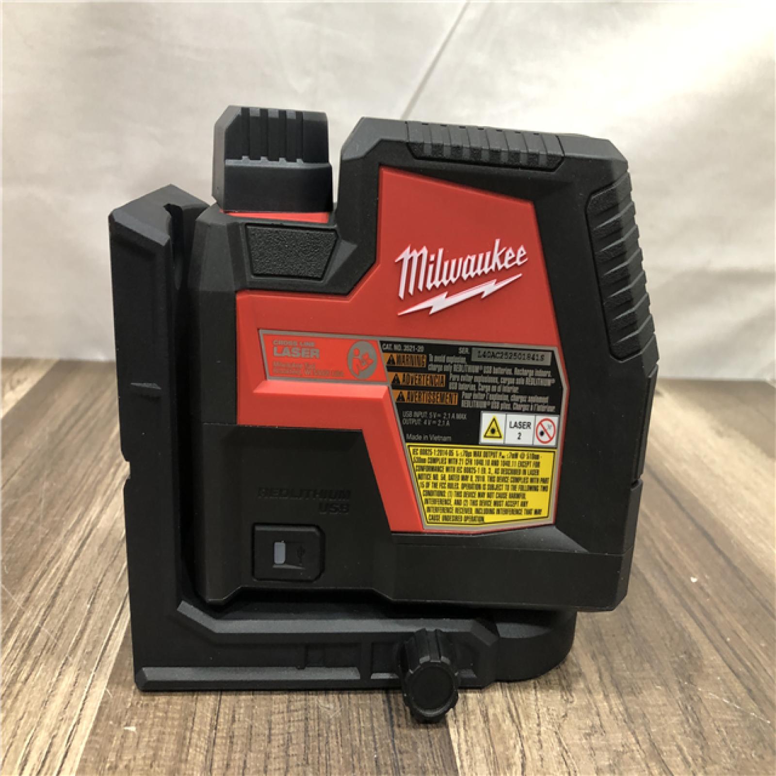 AS-IS Milwaukee 100 ft. REDLITHIUM Lithium-Ion USB Green Rechargeable Cross Line Laser Level with Charger