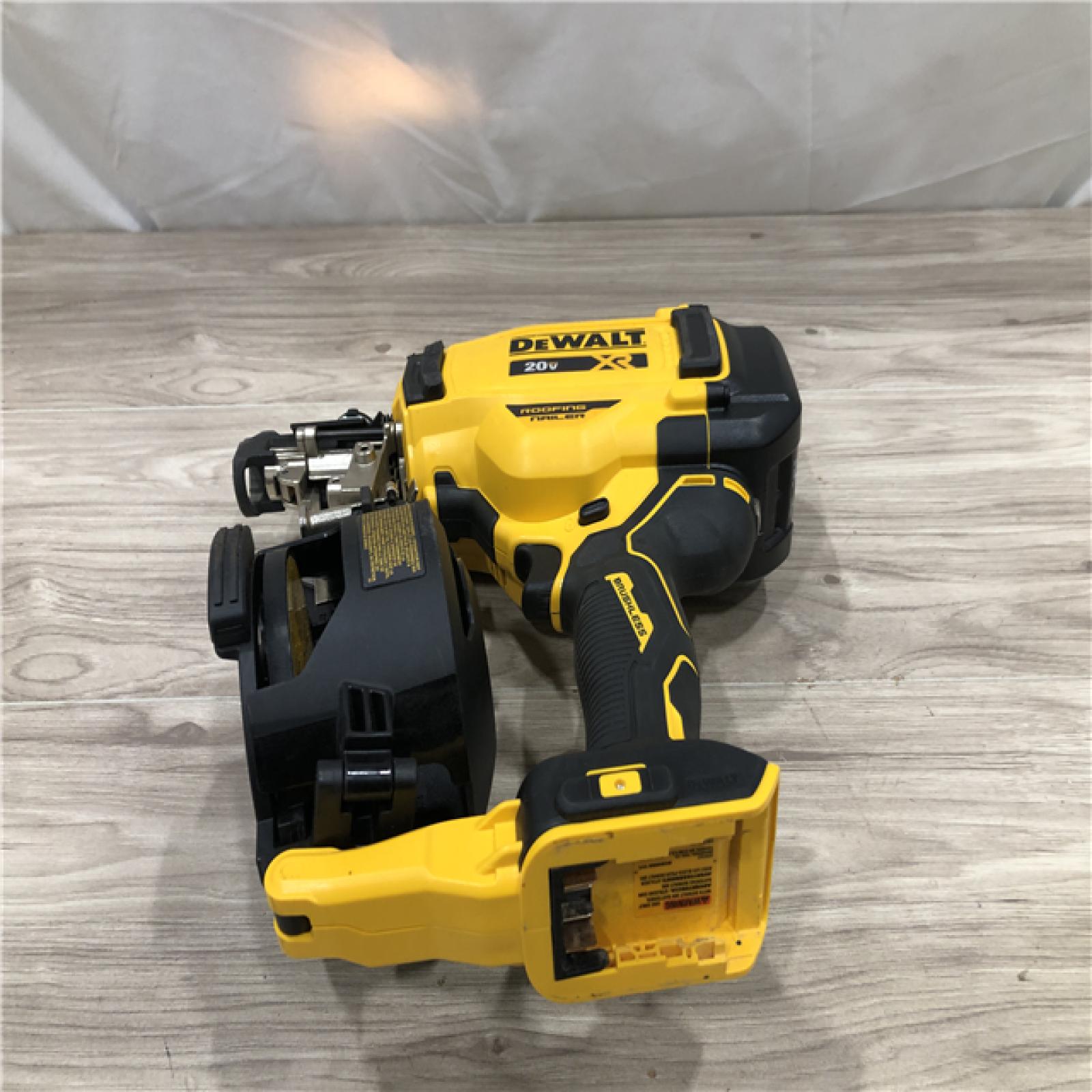 AS-IS DEWALT 20V MAX Lithium-Ion 15-Degree Electric Cordless Roofing Nailer Kit