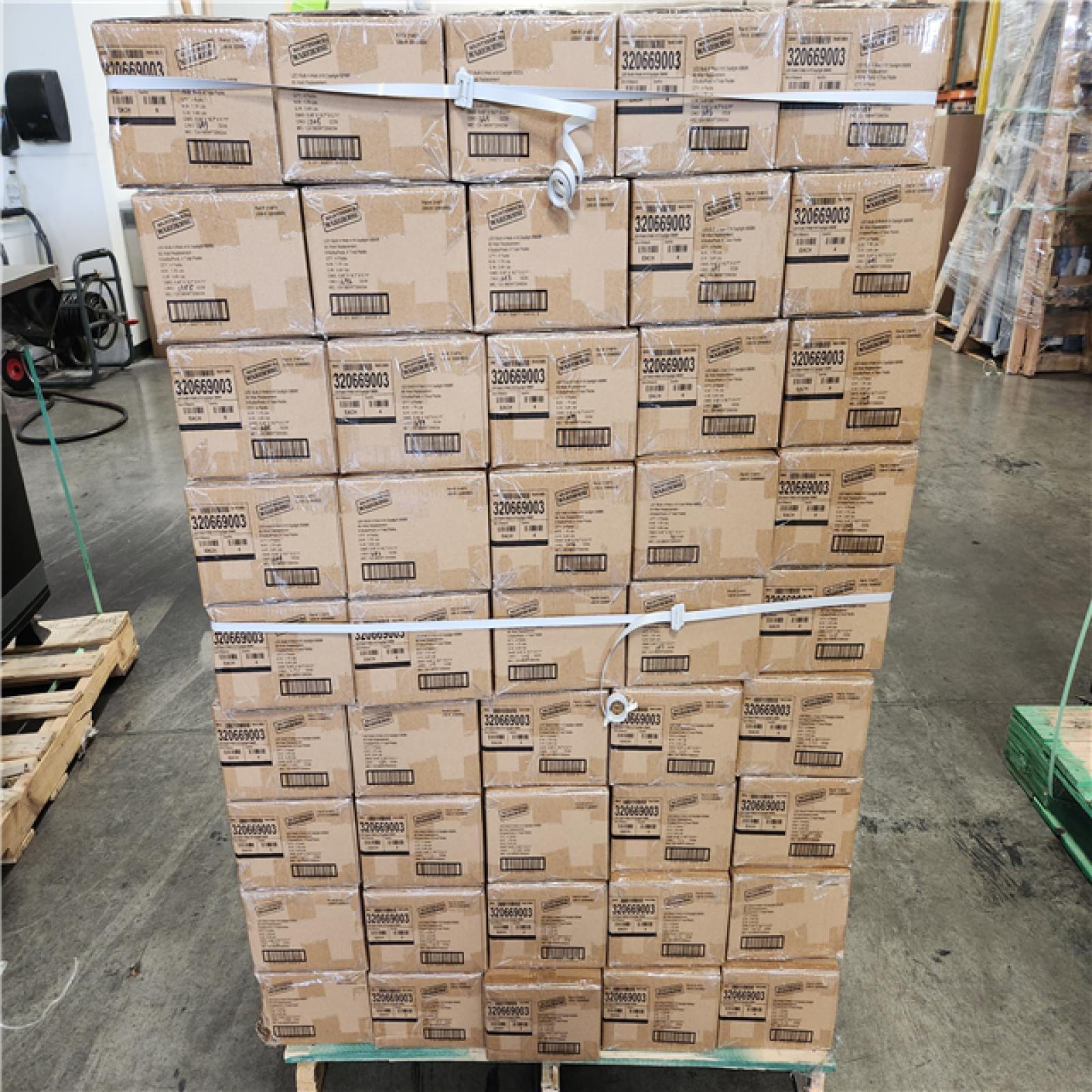 Phoenix Location NEW LED Bulb A19 5000K, 60 Watt Replacement 120V 840 Lumens 8 Bulbs/Pack (108 Packs)