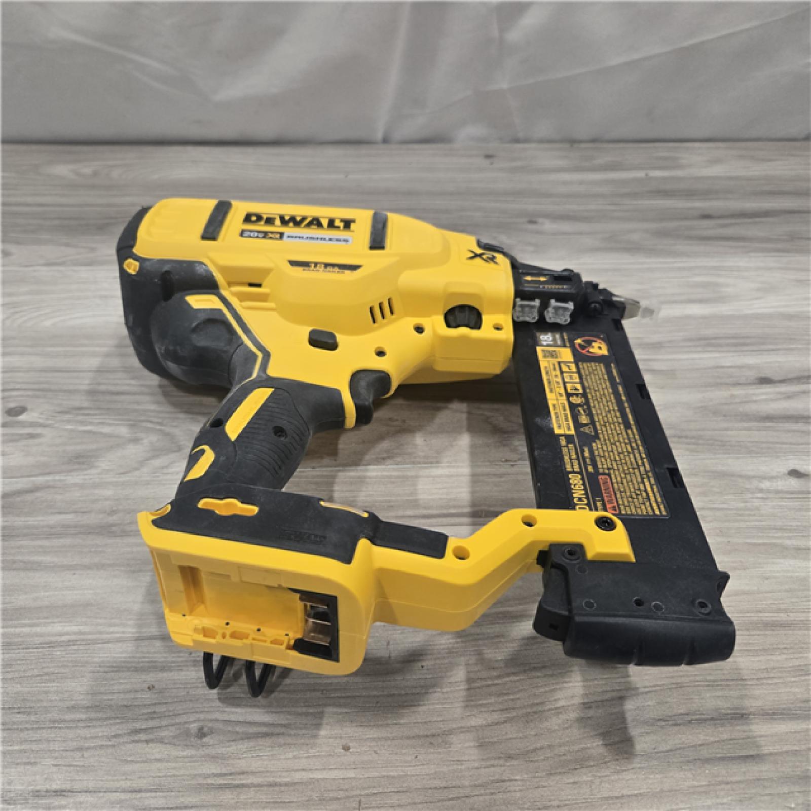 AS-IS DeWalt 20V MAX XR Cordless 18-Gauge Brad Nailer (Tool Only)