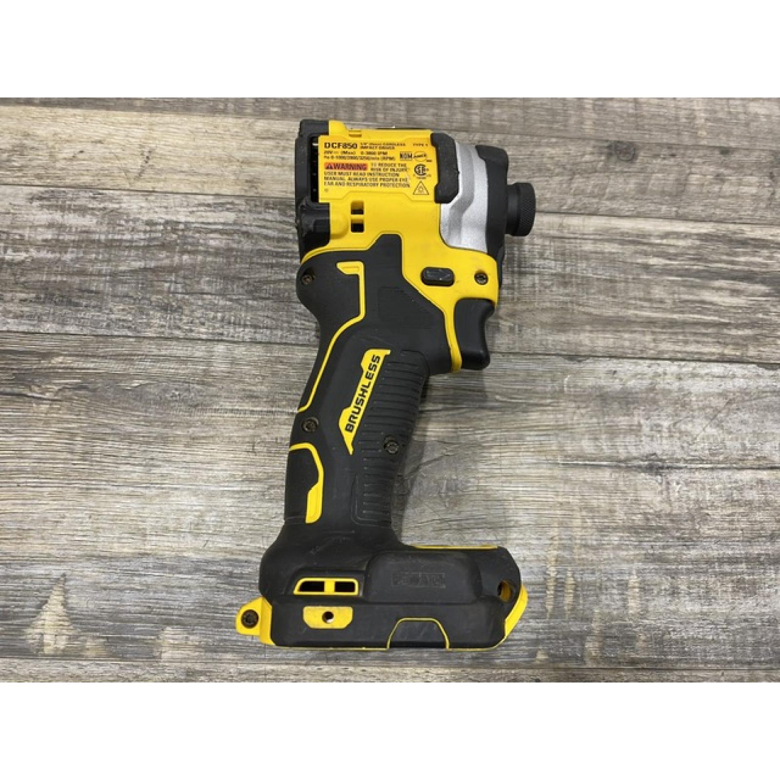 AS-IS DEWALT ATOMIC 20V MAX Lithium-Ion Cordless 1/4 in. Brushless Impact Driver Kit