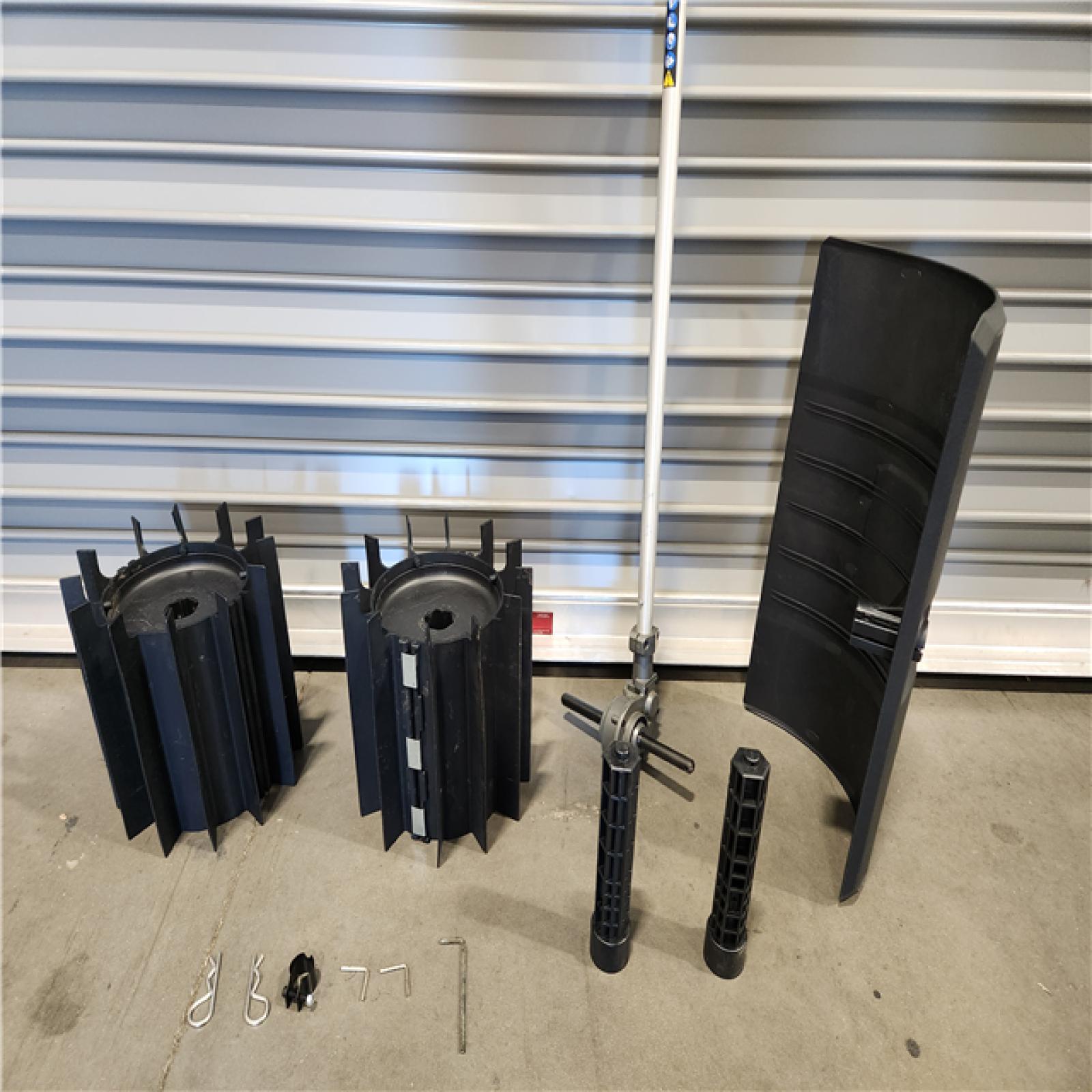 AS-IS- M18 FUEL QUIK-LOK Rubber Broom Attachment