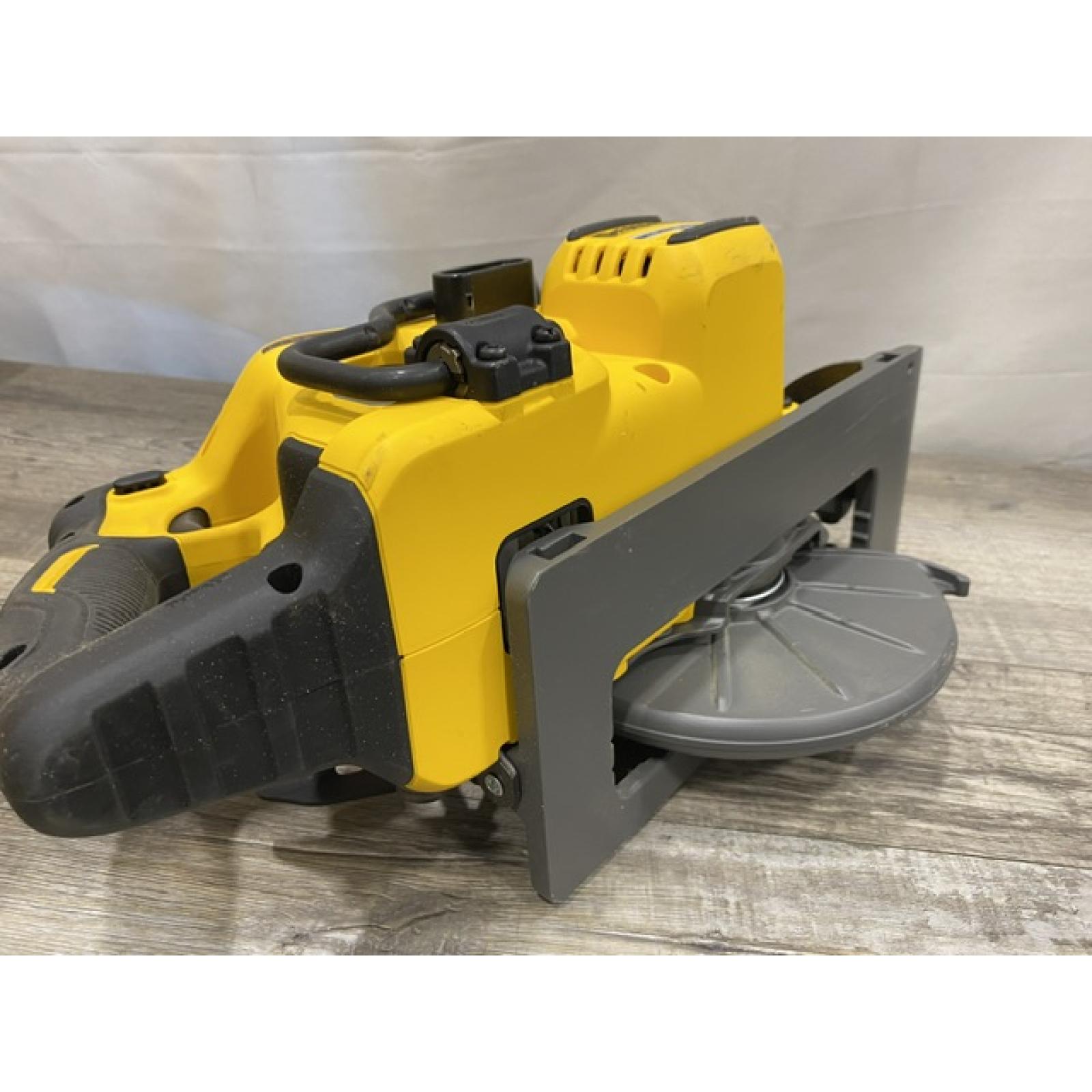 AS-IS DEWALT FLEXVOLT 60V MAX Cordless Brushless 7-1/4 in. Wormdrive Style Circular Saw (Tool Only)