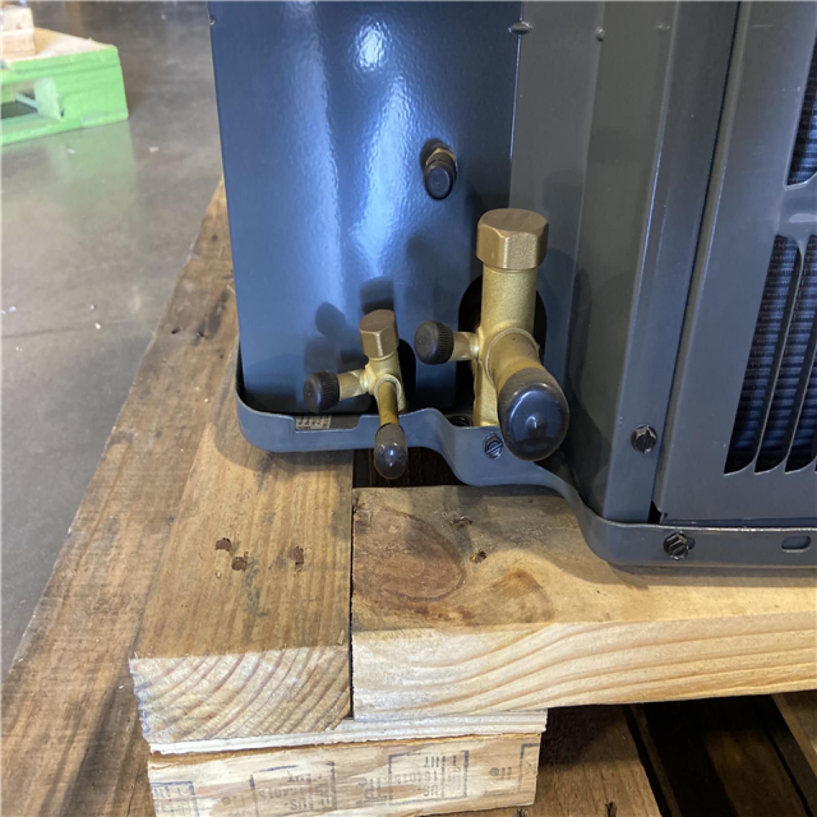 DALLAS LOCATION - Goodman 3.5 TON 14.3 SEER2 Classic Series Heat Pump Condenser - GSZB404210