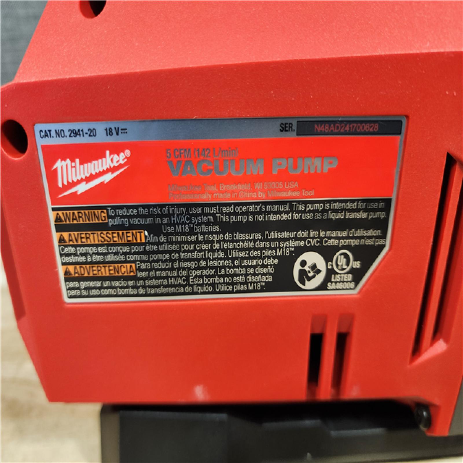 HOUSTON LOCATION - AS-IS (APPEARS LIKE NEW) M18 18V Lithium-Ion Cordless 5 CFM Vacuum Pump Kit