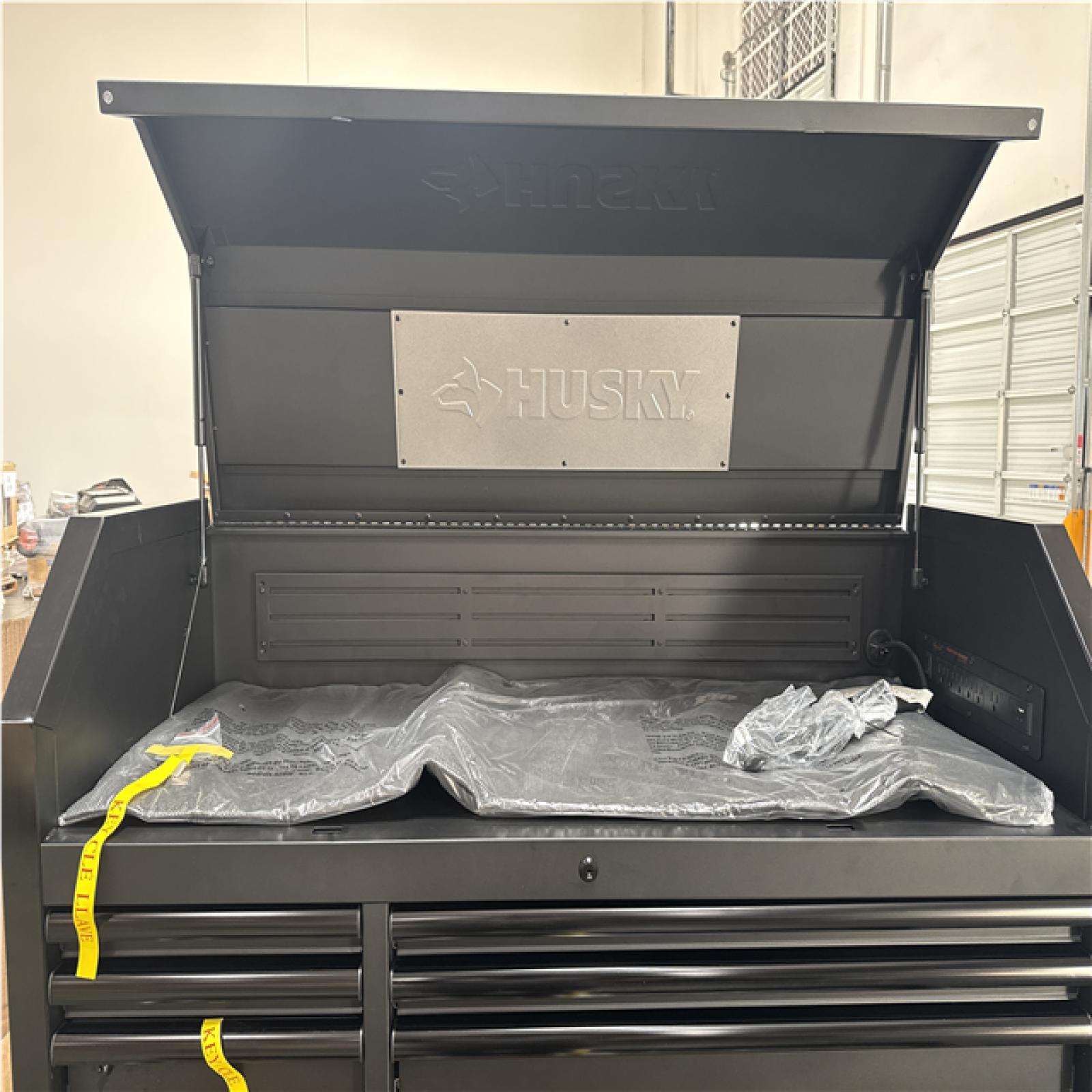CALIFORNIA AS IS HUSKY 15 DRAWER TOOL CHEST