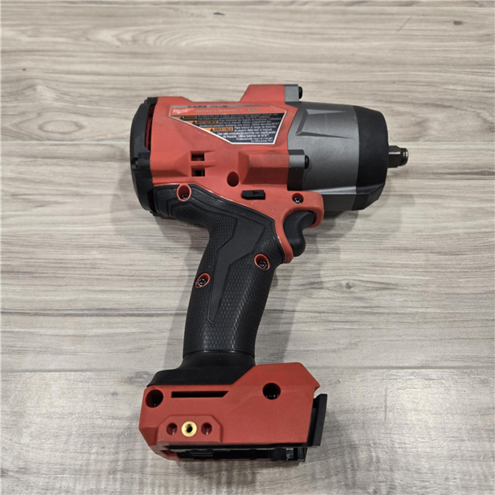 AS-IS Milwaukee M18 Cordless High Torque Impact Wrench Kit