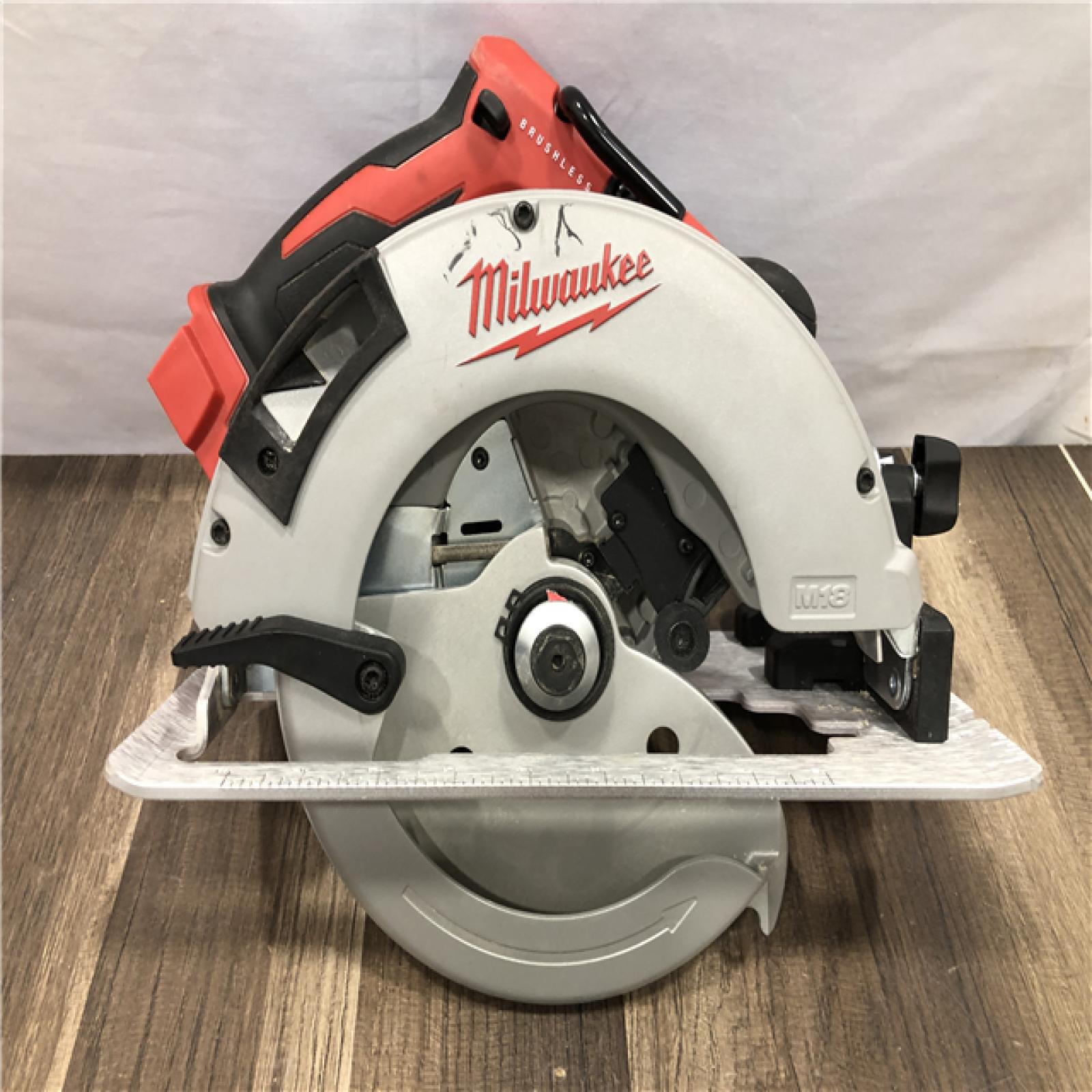 AS-IS Milwaukee 18V Lithium-Ion Brushless Cordless 7-1/4 in. Circular Saw (Tool-Only)