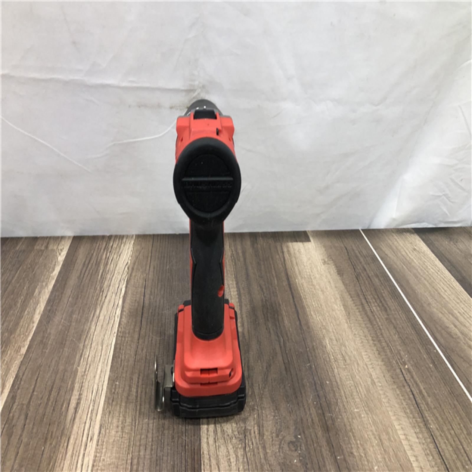 AS-IS Milwaukee 18V Lithium-Ion Brushless Cordless 1/2 in. Compact Drill/Driver Kit