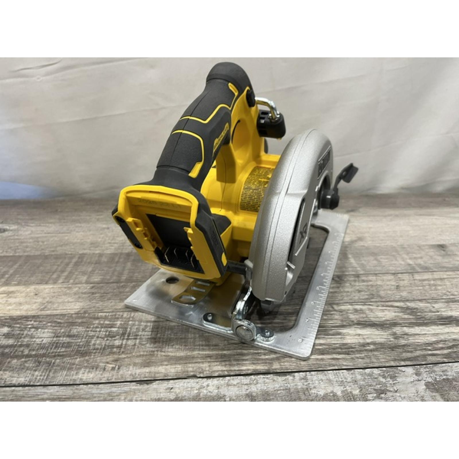 AS-IS DEWALT 20-Volt MAX 7-1/4 in. Cordless Circular Saw (Tool Only)