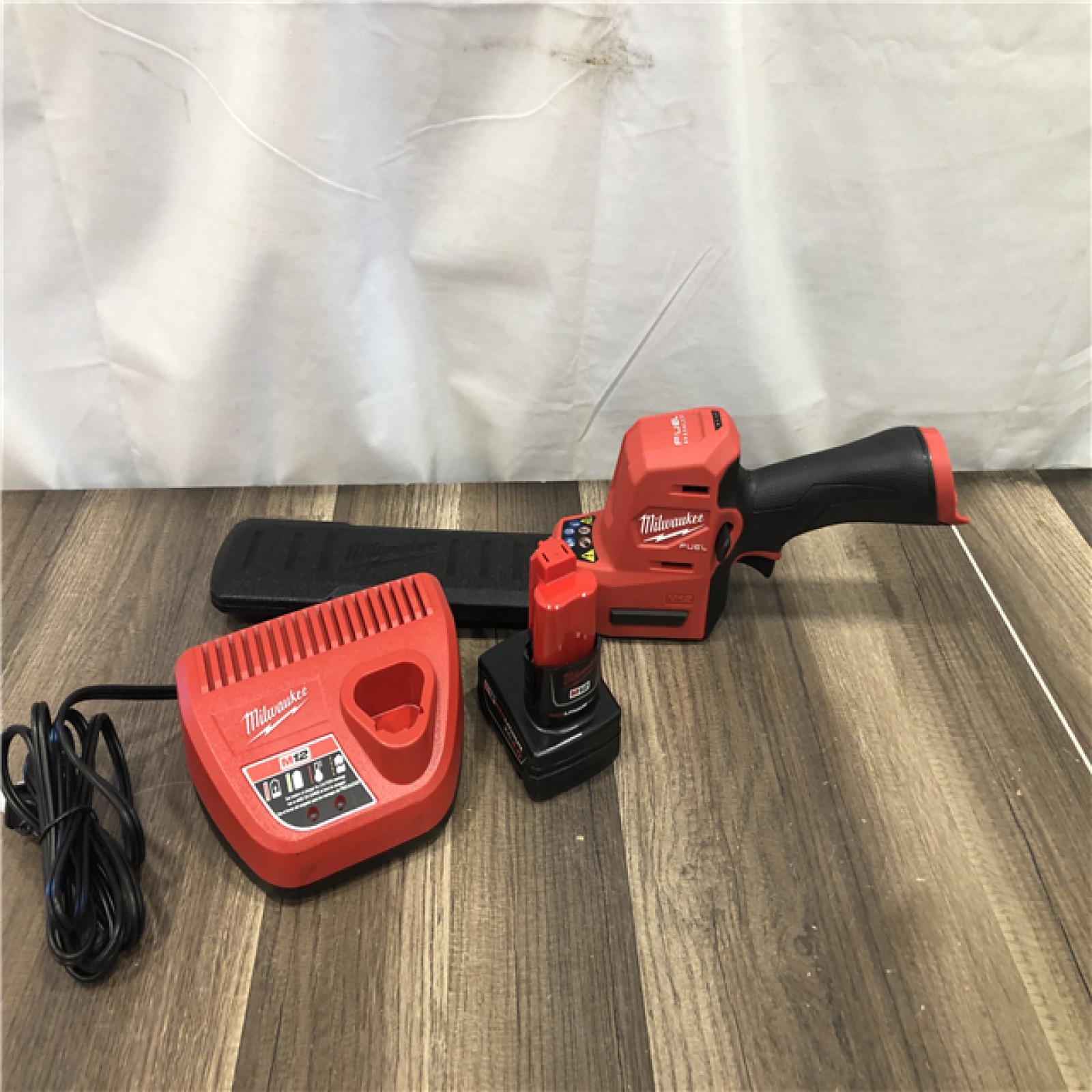 AS-IS Milwaukee FUEL 8 in. 12V Lithium-Ion Brushless Cordless Hedge Trimmer Kit