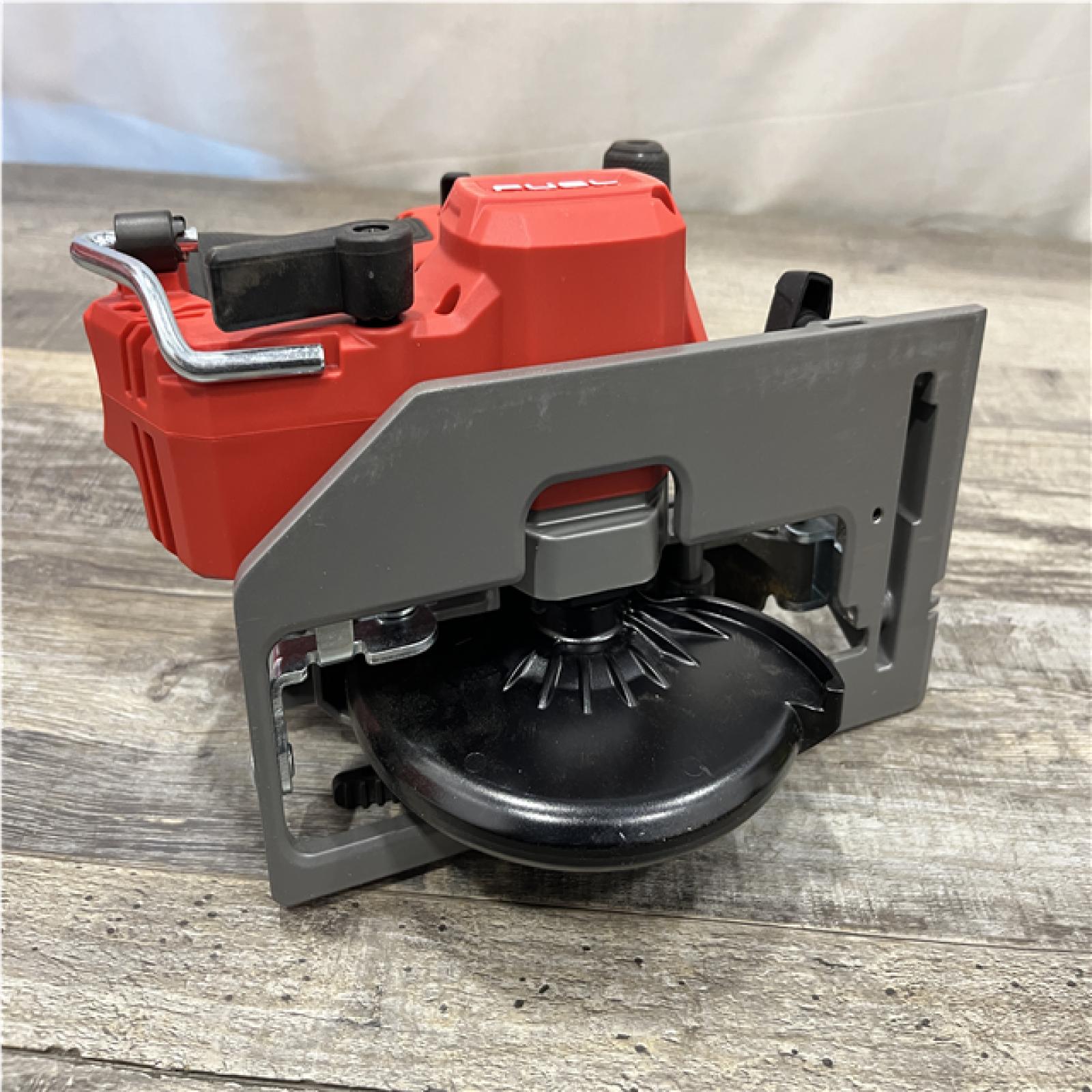 AS-IS Milwaukee FUEL 12V Lithium-Ion Brushless 5-3/8 in. Cordless Circular Saw (Tool-Only)