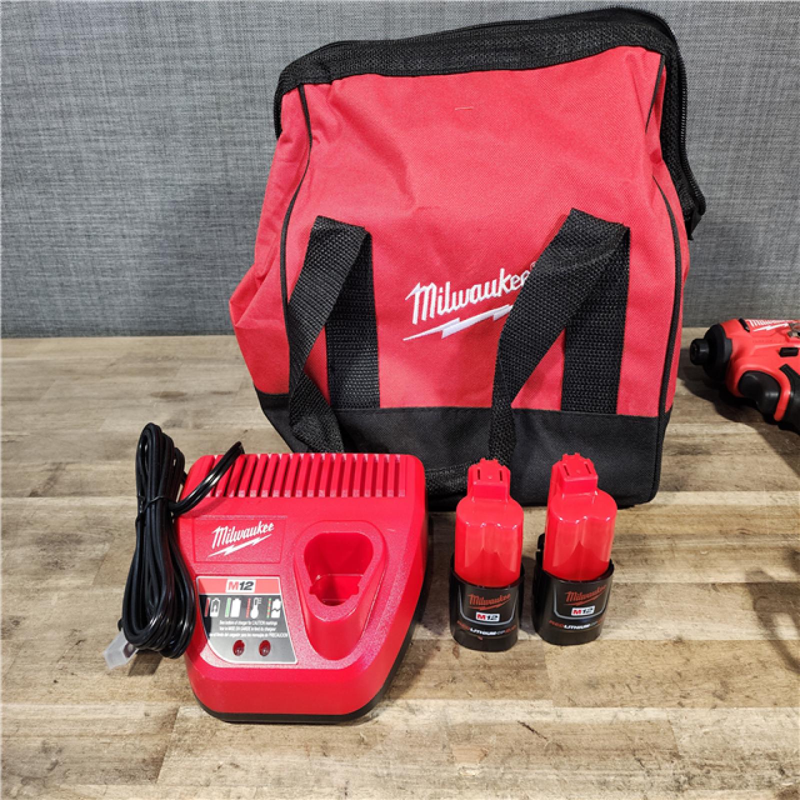 HOUSTON LOCATION - AS-IS MILWAUKEE 4 TOOL COMBO KIT W/ (2) BATTERY & CHARGER