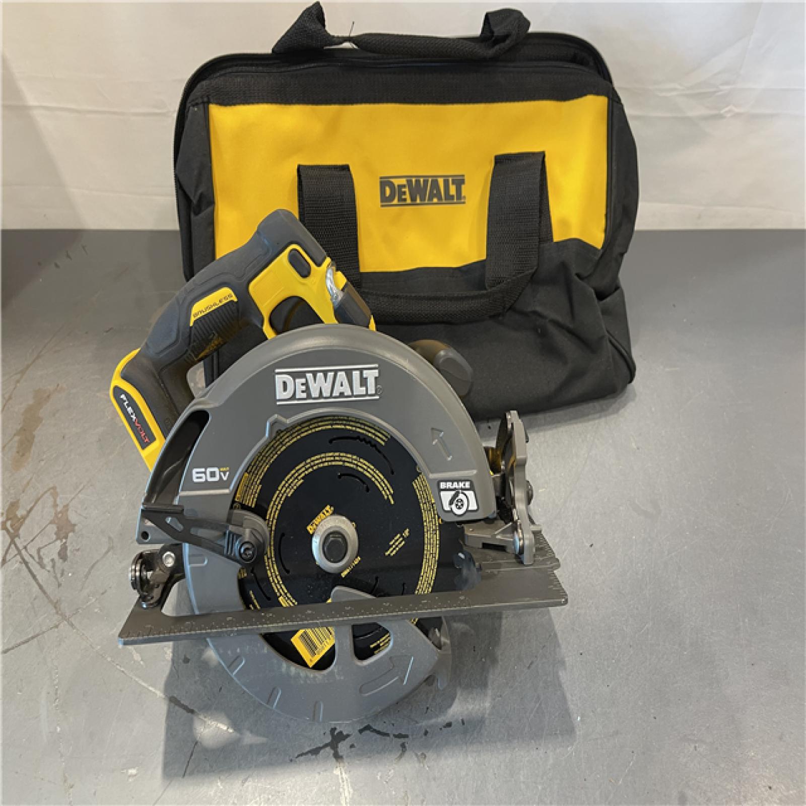 AS-IS - DeWALT FLEXVOLT 60V MAX Cordless Brushless 7-1/4 in. Circular Saw with Brake