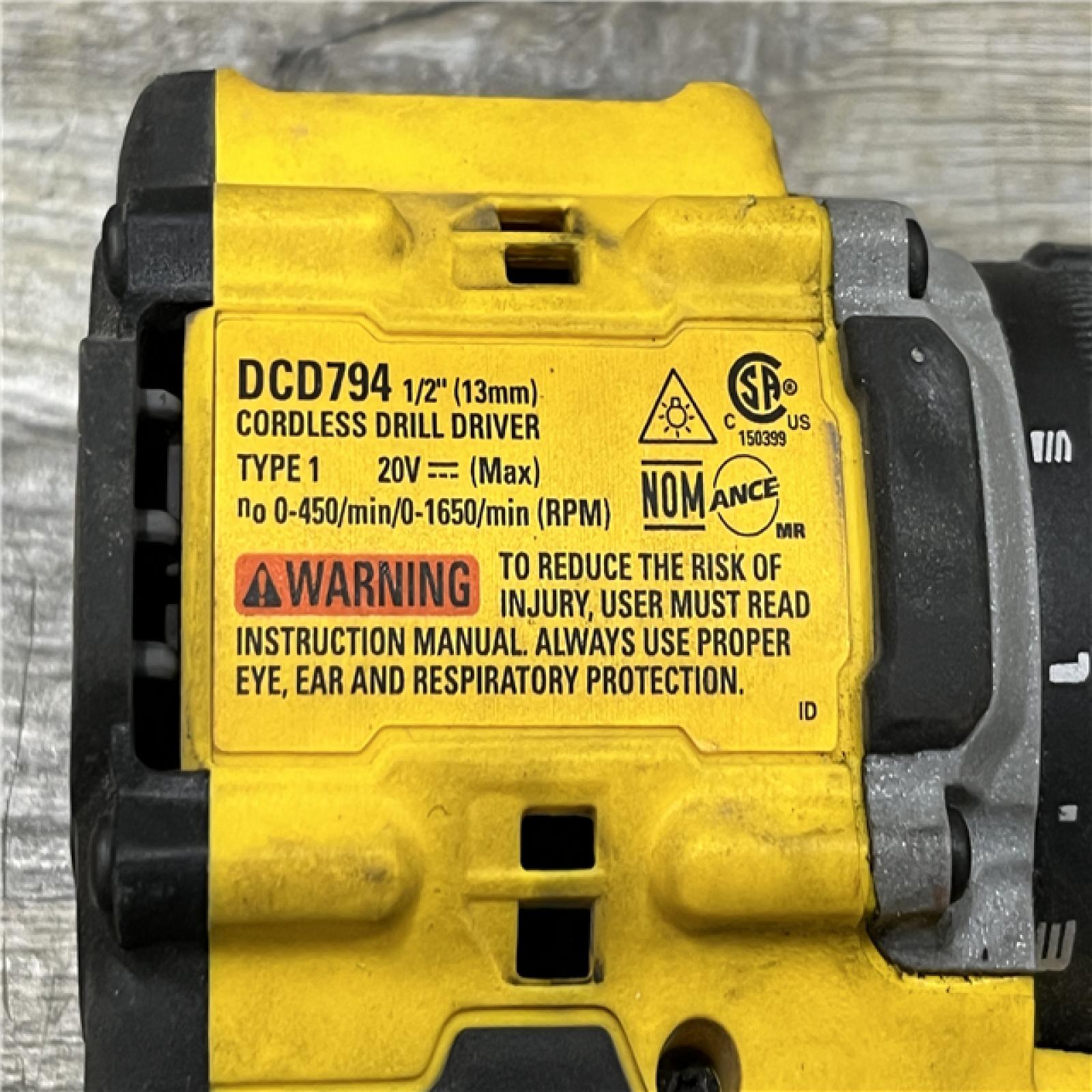 AS-IS DEWALT Atomic 20V Lithium-Ion Cordless Compact 1/2 in. Drill/Driver Kit