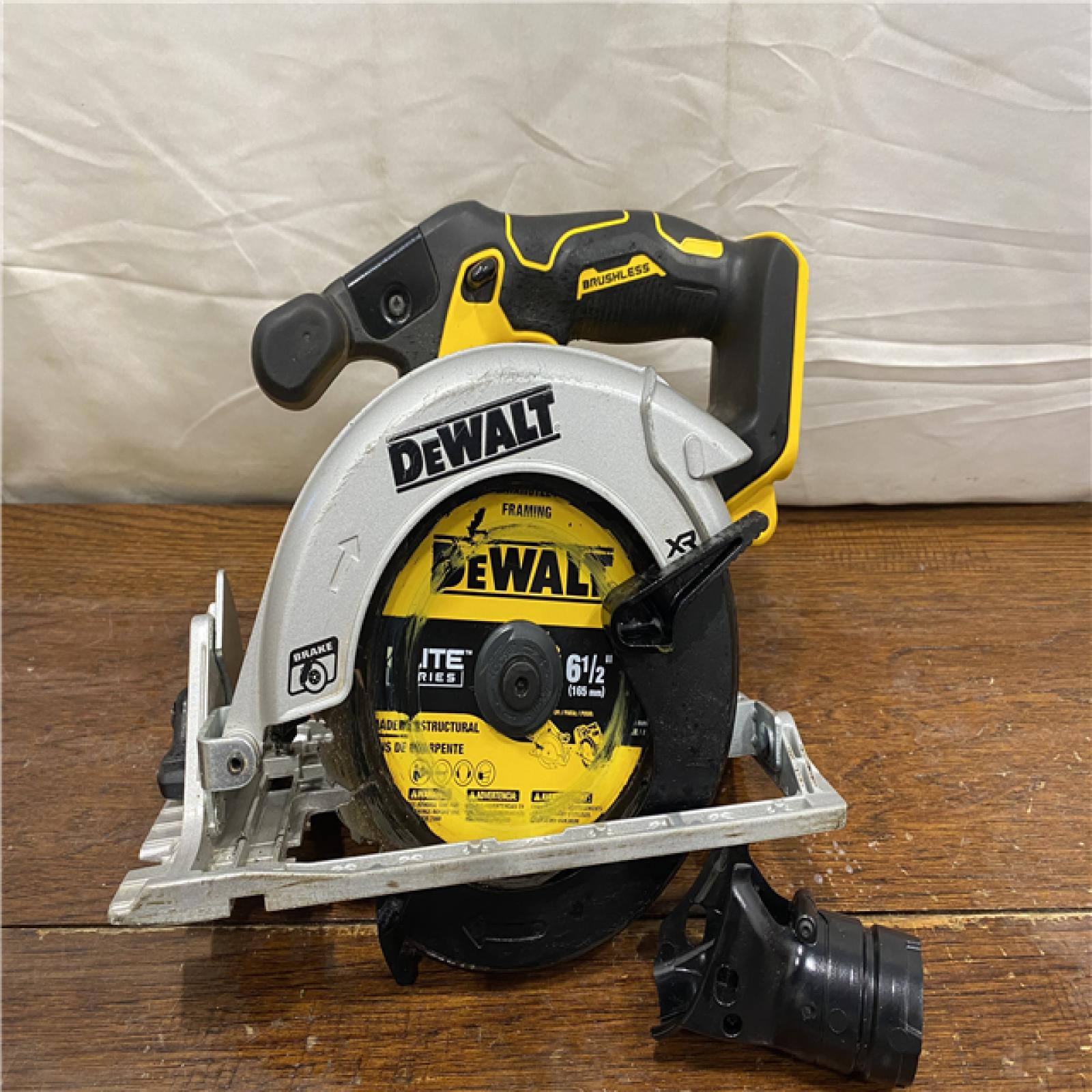AS-IS DeWALT DCS565B 20V Max Brushless 6.5   Cordless Circular Saw