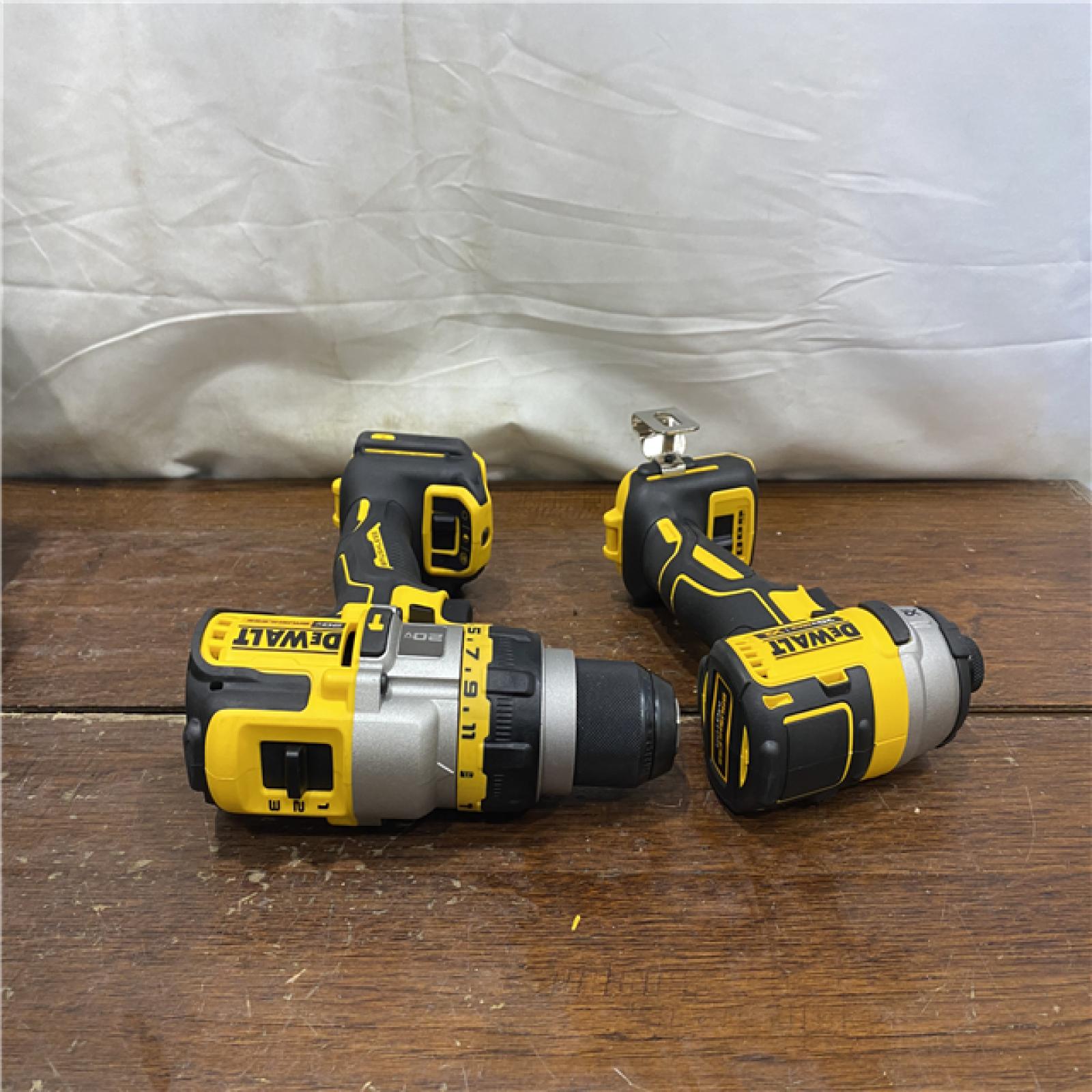 AS-IS DEWALT 20V MAX Cordless Brushless Hammer Drill/Driver 2 Tool Combo Kit with FLEXVOLT ADVANTAGE