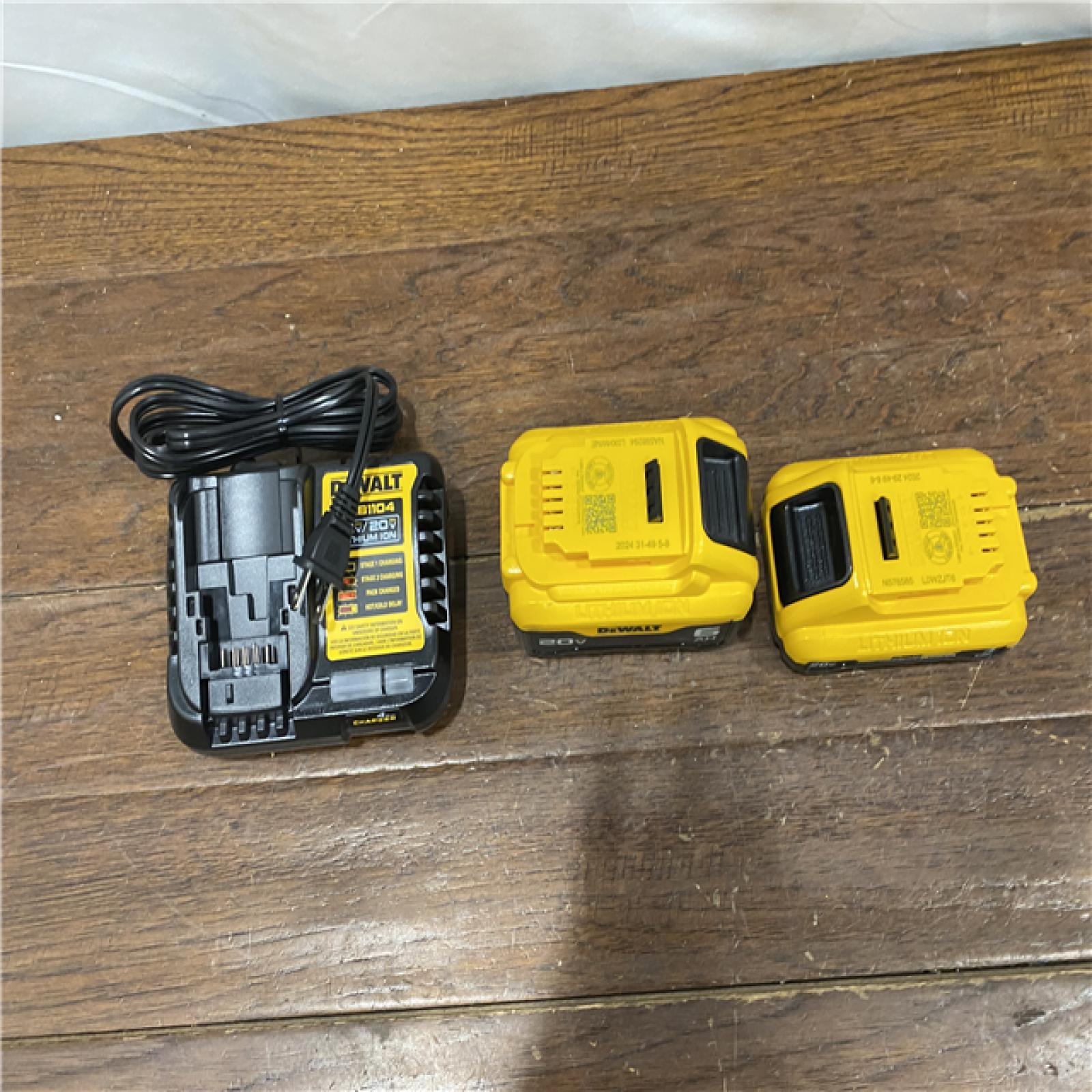 AS-IS DEWALT 20V MAX Lithium-Ion 6.0Ah and 4.0Ah Battery and Charger Starter Kit