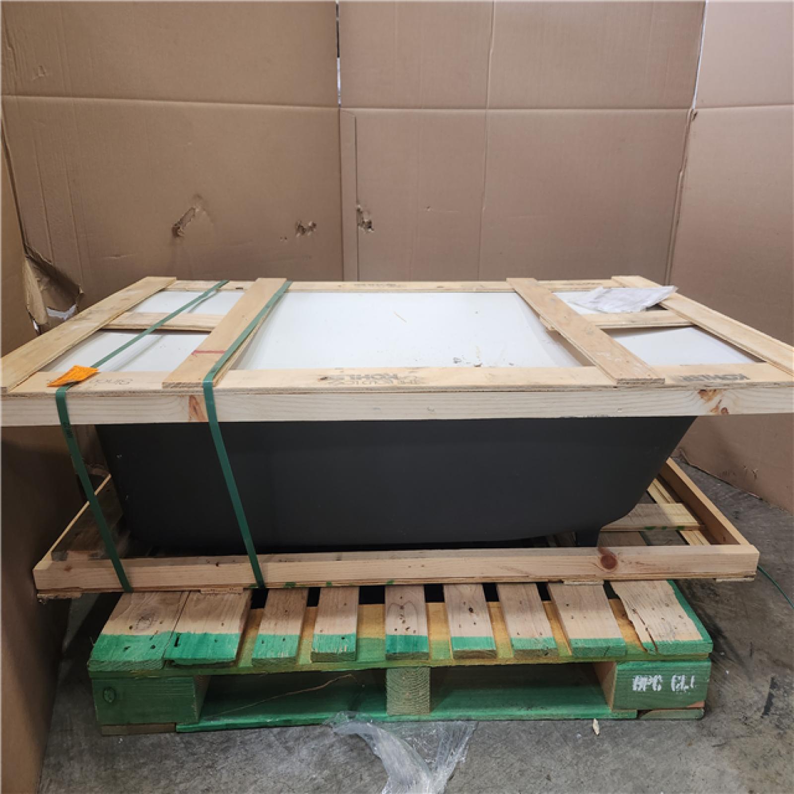 Phoenix NEW KOHLER Villager 60 in. x 30.25 in. Soaking Bathtub with Right-Hand Drain in White (SEALED)