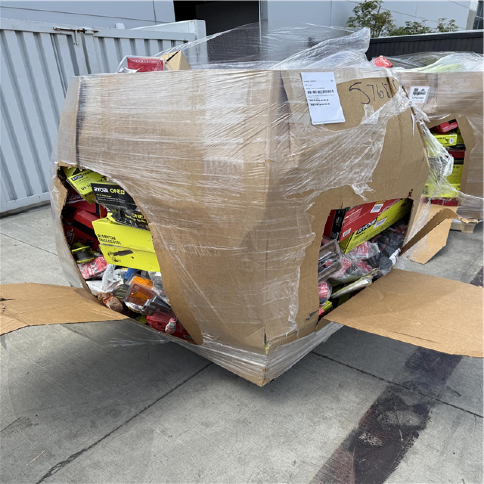 California AS-IS POWER TOOLS Partial Lot (3 Pallets) P-R057688