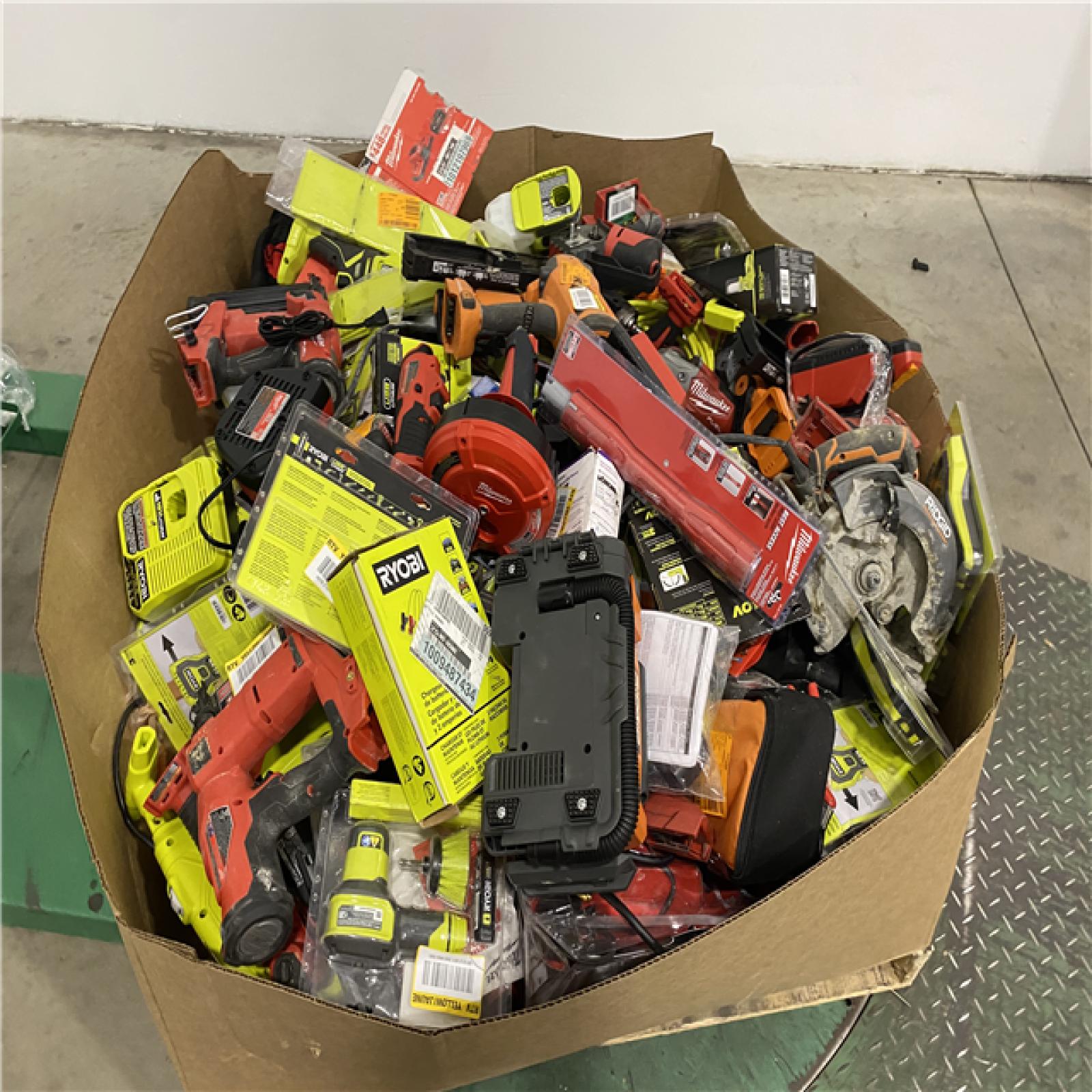 Dallas Location - As-Is Tool Pallet