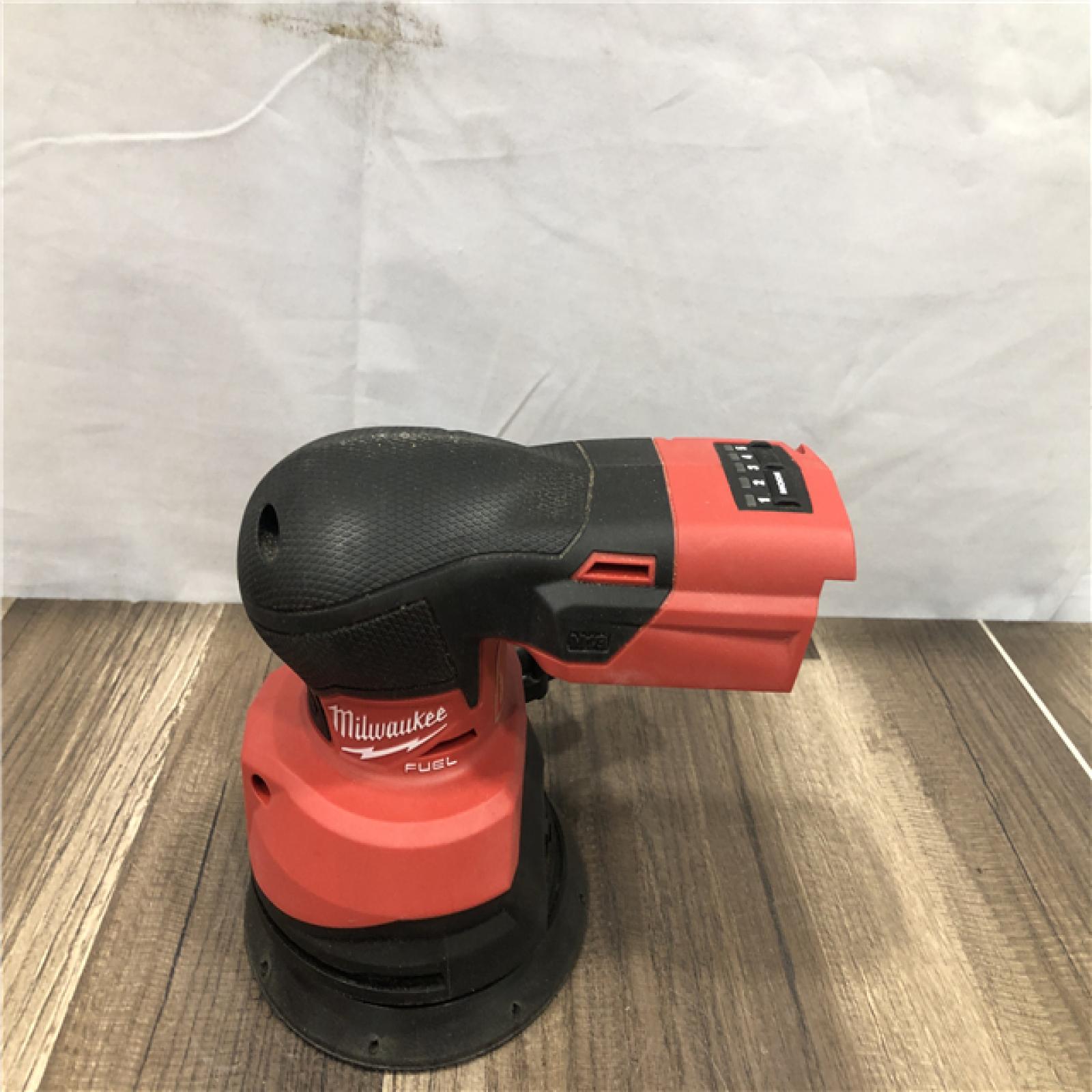 AS-IS Milwaukee 18V Lithium-Ion Brushless Cordless FUEL 5 in. Random Orbit Sander (Tool-Only)