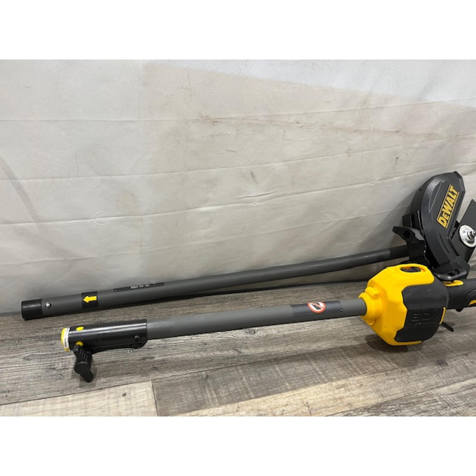 AS-IS DEWALT FLEXVOLT 60V MAX 7.5 in. Cordless Battery Powered Attachment Capable Edger Kit