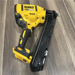 GOOD DeWalt 20V MAX XR 15 Ga. Cordless 34 Deg Nailer Kit (Battery & Charger) 20 V