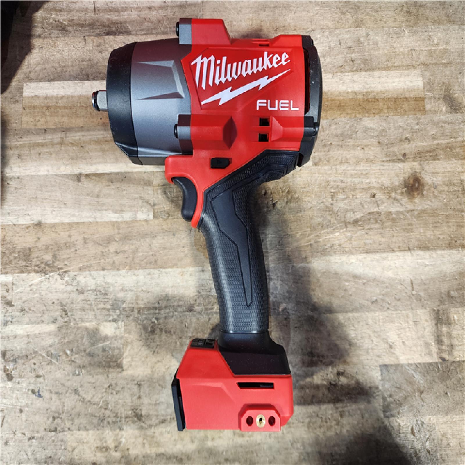 HOUSTON LOCATION - AS-IS Milwaukee FUEL 18V Lithium-Ion Brushless Cordless 1/2 in. Impact Wrench w/Friction Ring Kit