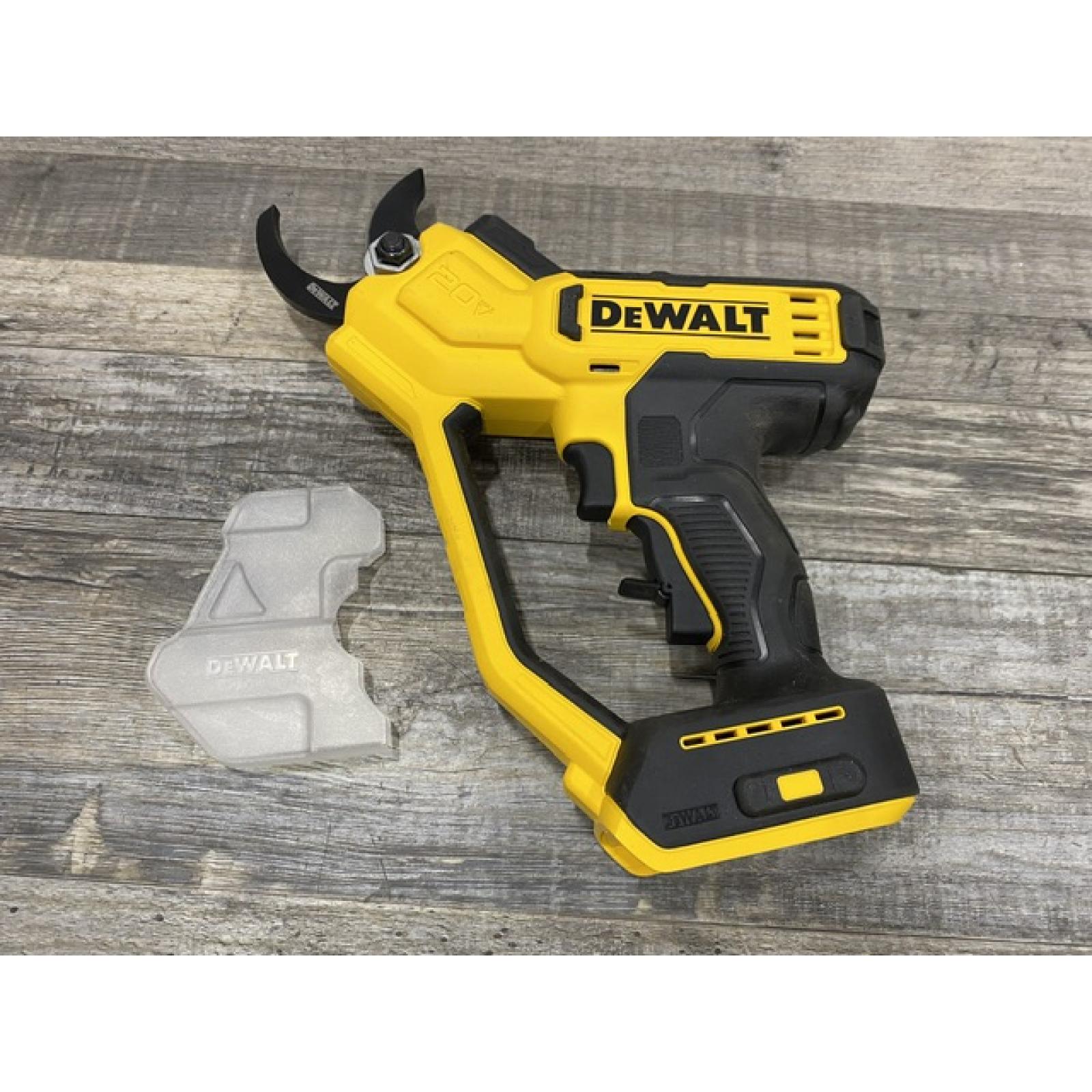 AS-IS DEWALT 20V MAX Cordless Battery Powered Pruner Kit