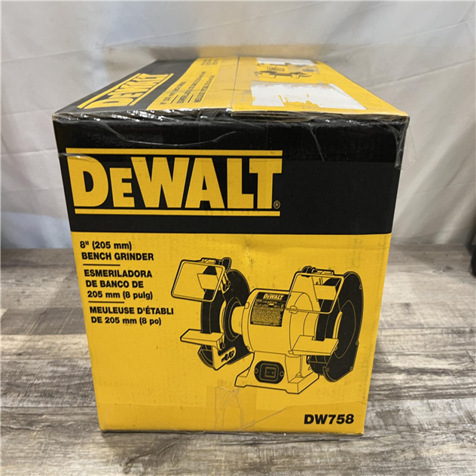 NEW - DEWALT 8 in. 205 mm Bench Grinder