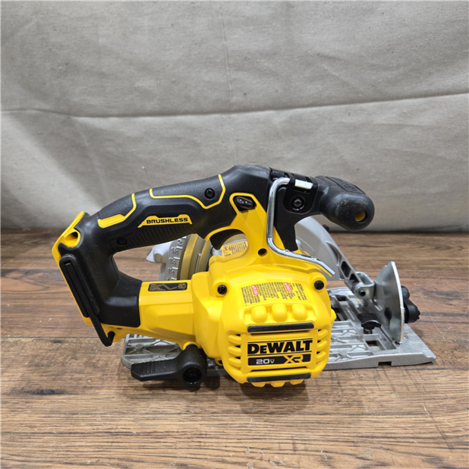 AS-IS DeWALT DCS565B 20V Max Brushless 6.5   Cordless Circular Saw (TOOL ONLY)