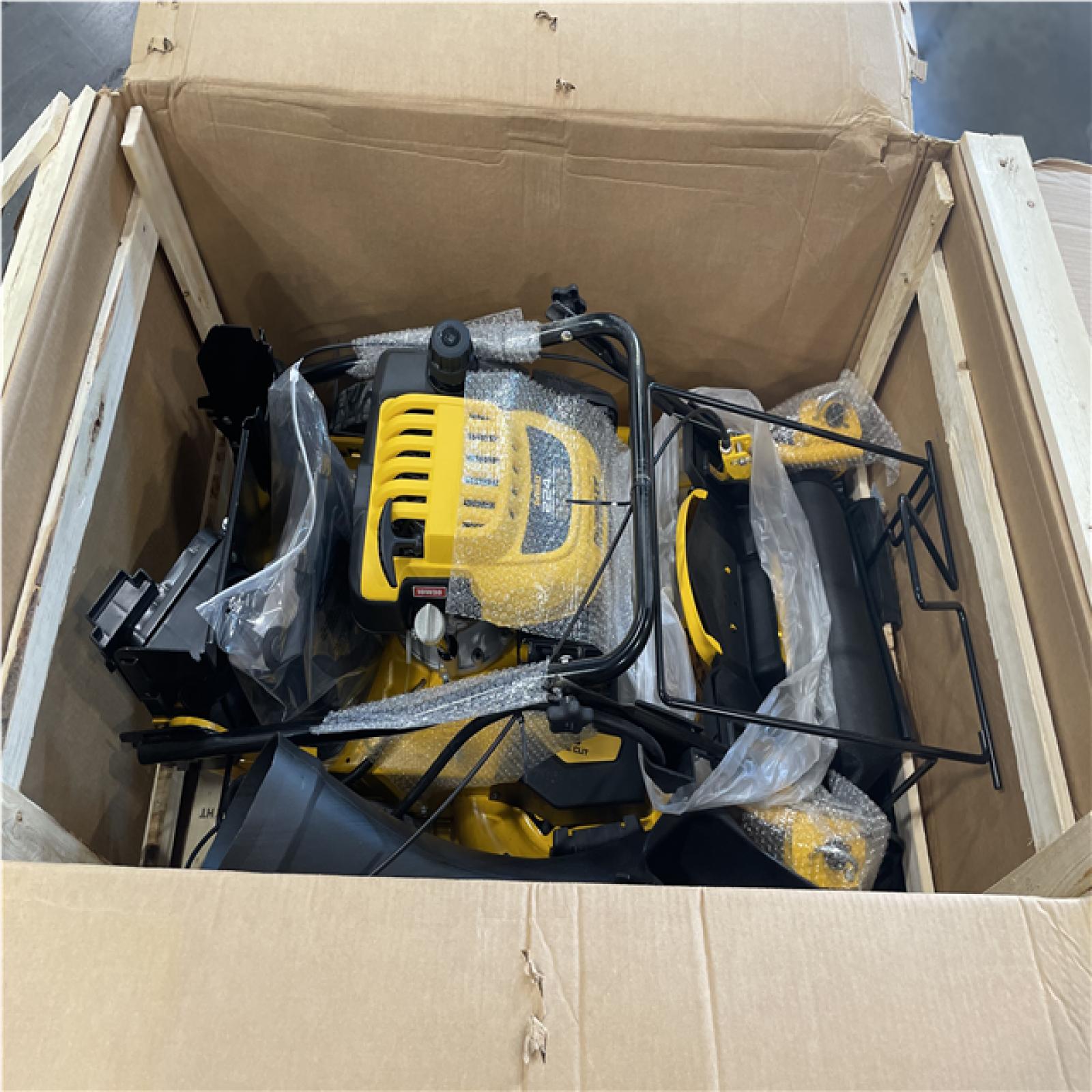 DALLAS LOCATION - DEWALT 28 in. 224cc E-GOV Engine 3-in-1 Gas RWD Self-Propelled Lawn Mower with High Rear Wheels