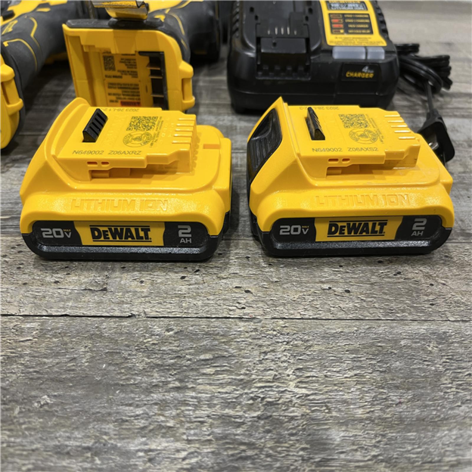 AS-IS DEWALT ATOMIC 20-Volt MAX Lithium-Ion Cordless Combo Kit