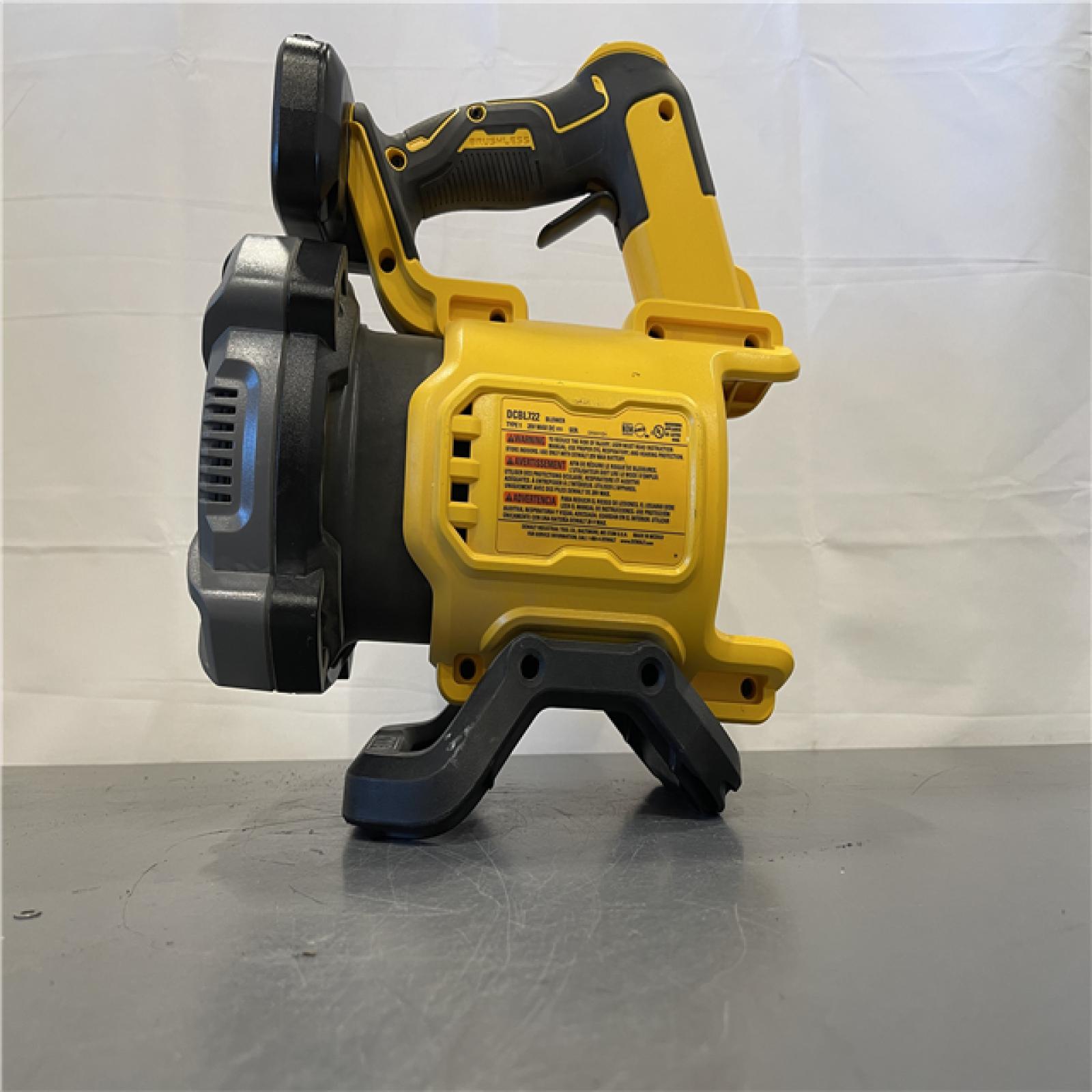 AS-IS - DeWalt Brushless Cordless Battery Powered Handheld Leaf Blower KIT