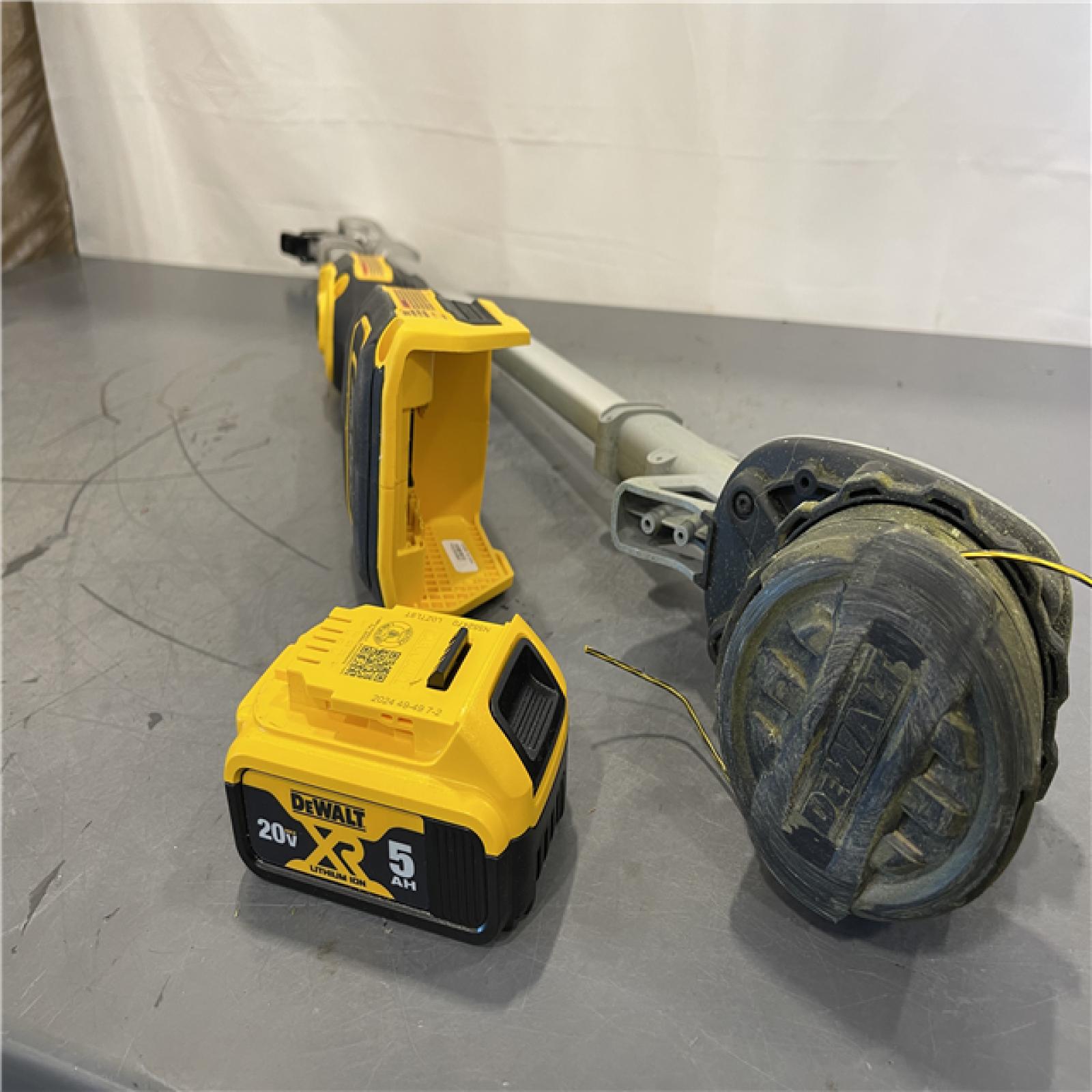AS-IS - DeWalt 20V MAX 14 in. Brushless Cordless Battery Powered Foldable String Trimmer Kit