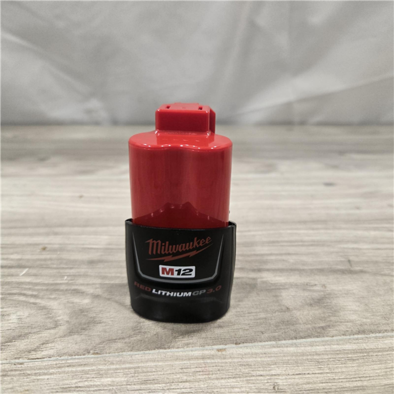 AS-IS Milwaukee Women's Black Medium M12 Heated AXIS Jacket