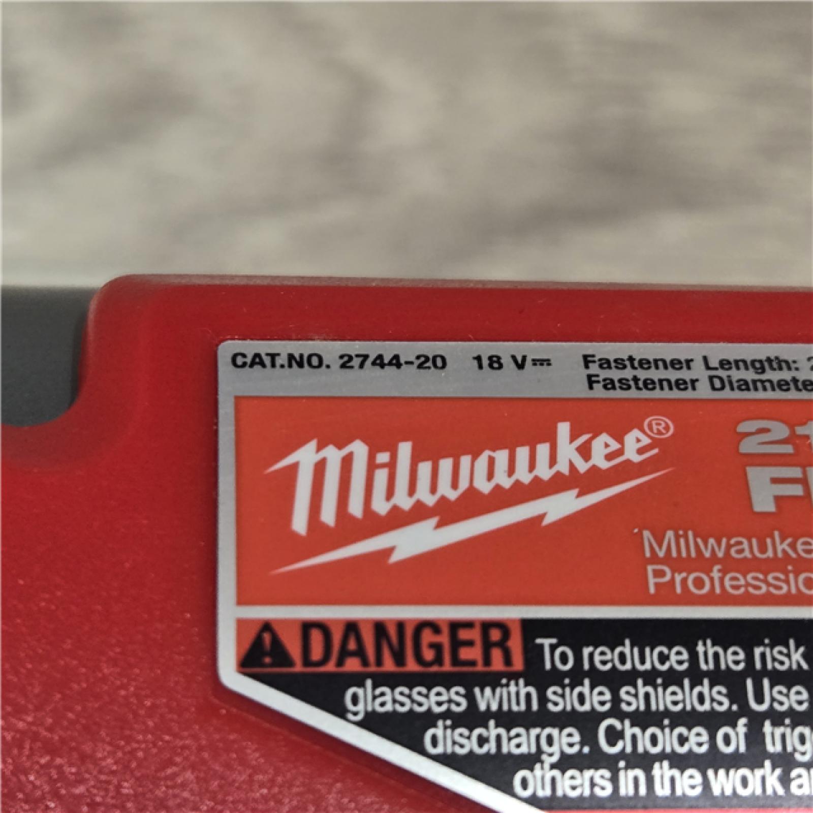 AS-IS Milwaukee 2744-20 M18 FUEL 3-1/2 in. 18V 21-Degree Cordless Framing Nailer (Tool-Only)