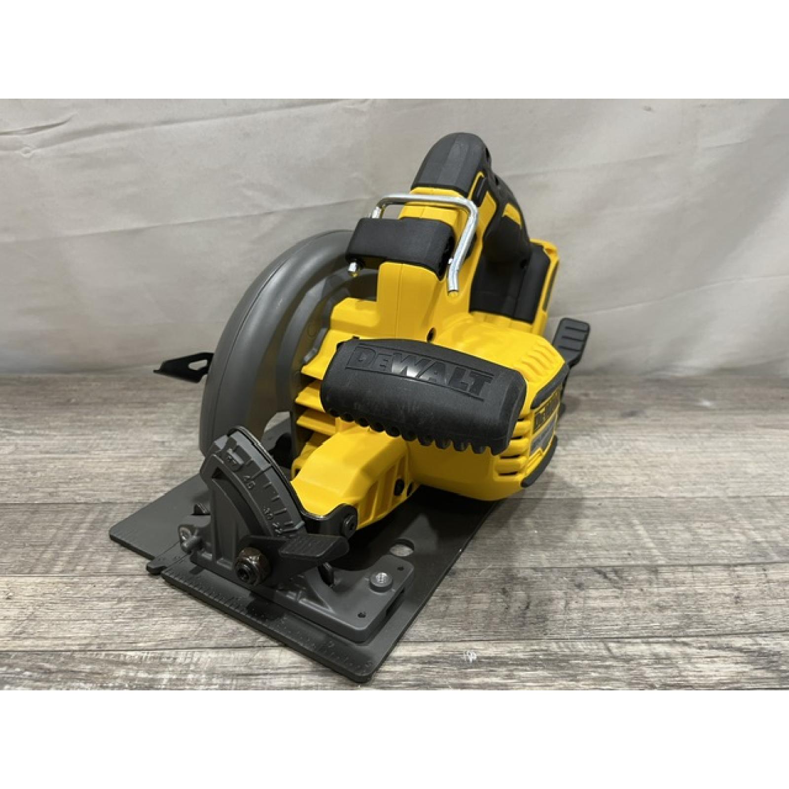AS-IS DEWALT FLEXVOLT 60V MAX Cordless Brushless 7-1/4 in. Circular Saw with Brake (Tool Only)