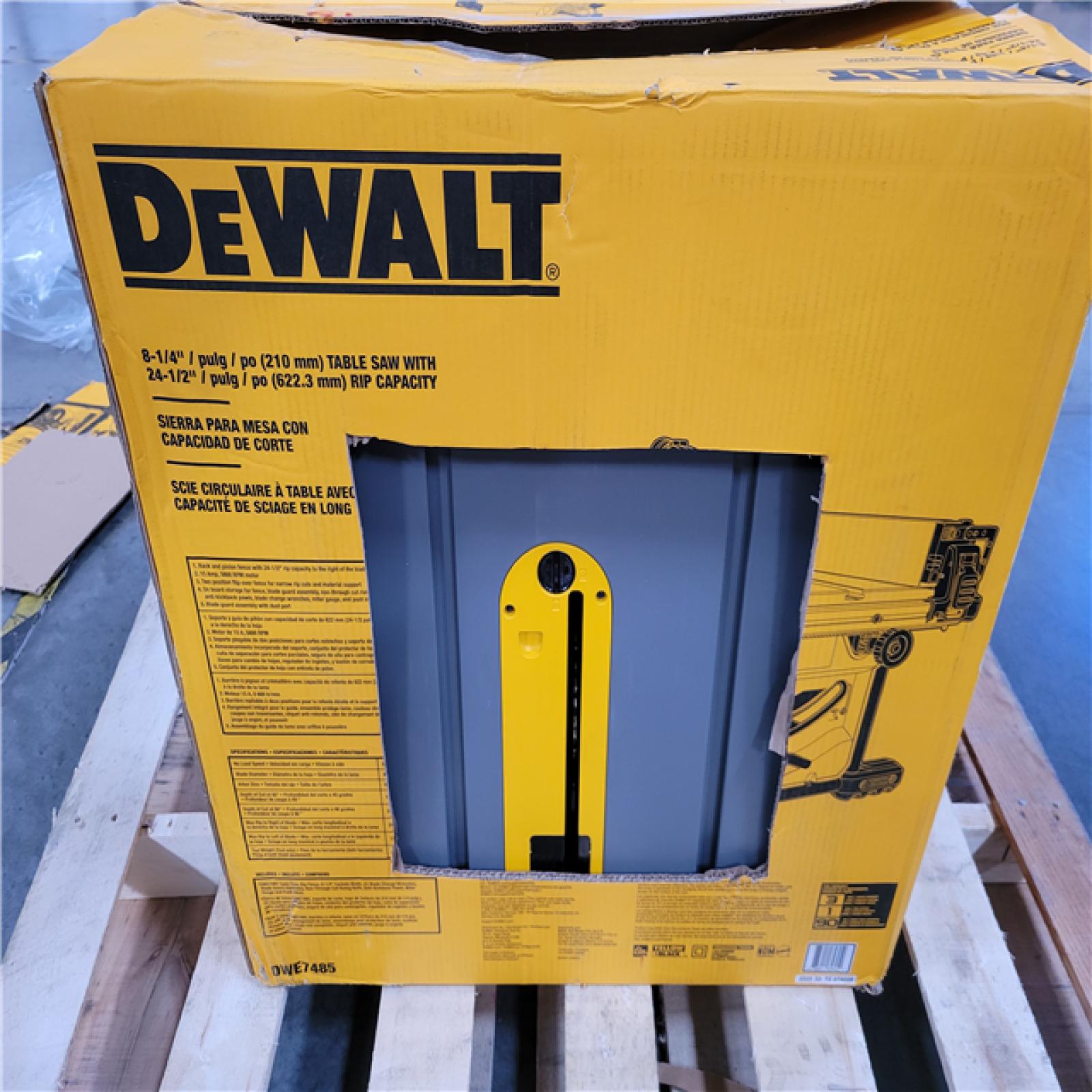 CALIFORNIA AS-IS DEWALT 8-1/4 /PULG/PO (210mm) TABLE SAW WITH 24-1/2 /PULG/PO (622.3mm) RIP CAPACITY