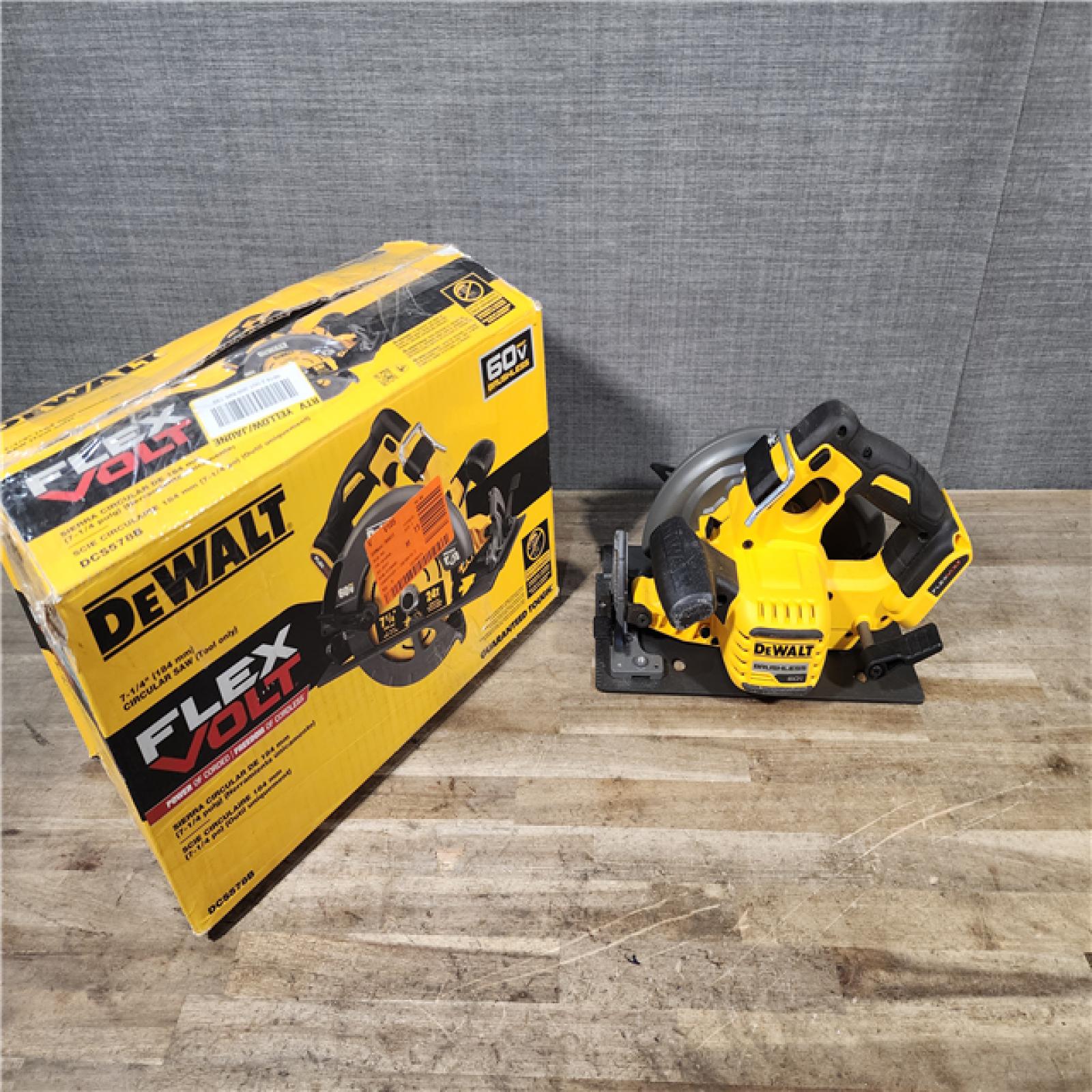 HOUSTON LOCATION - AS-IS DEWALT FLEXVOLT 60V MAX Cordless Brushless 7-1/4 in. Circular Saw with Brake (Tool Only)