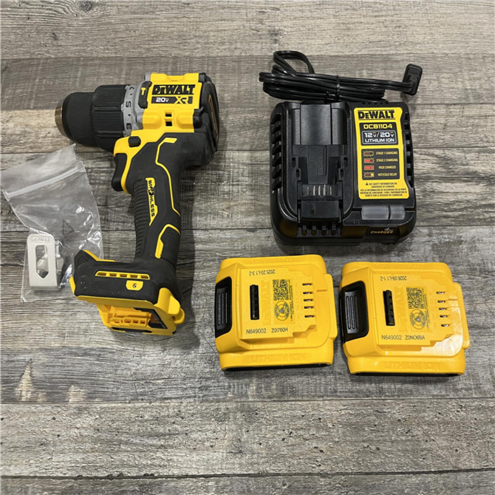 AS-IS DEWALT 20V MAX* XR Brushless Cordless 1/2 in. Hammer Drill/Driver Kit