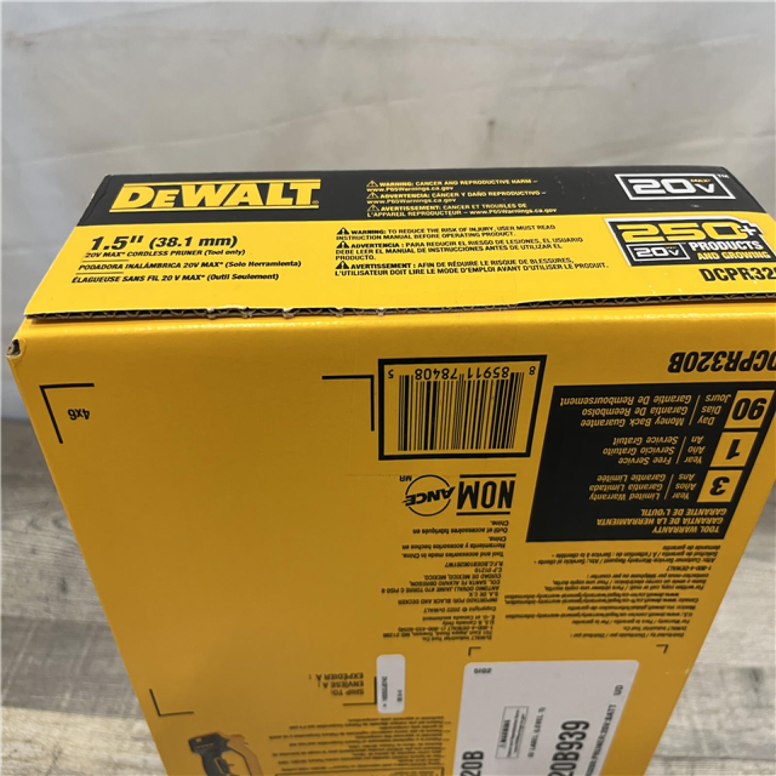 NEW - DEWALT 20-Volt MAX 1 -1/2 in. Capacity Cordless Battery Powered Pruner (Tool Only)