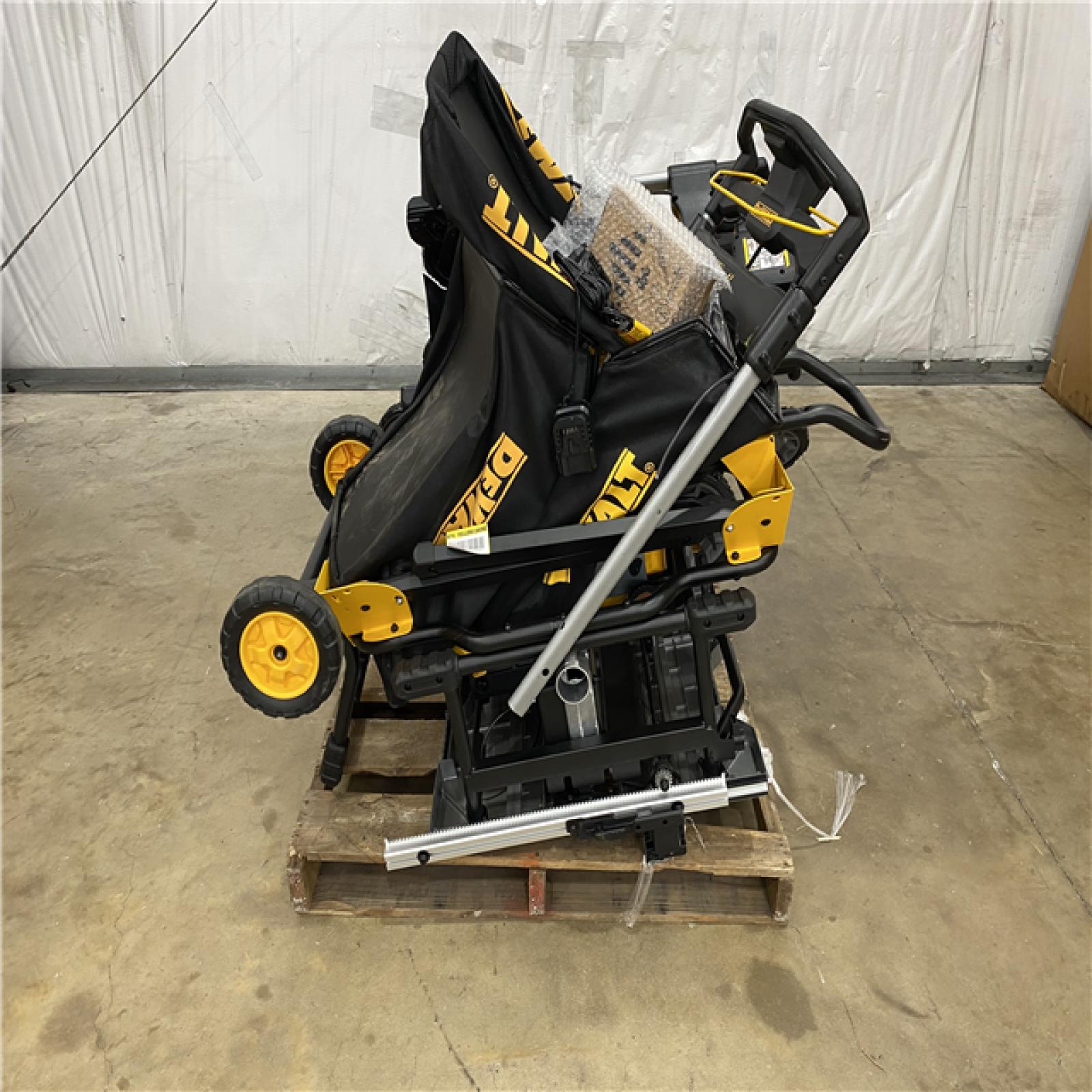 Houston Location - AS-IS Lawn Pallet