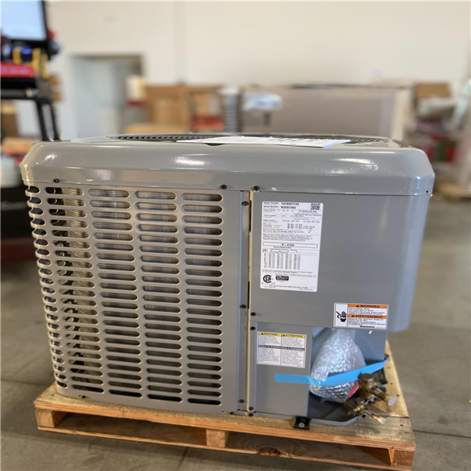 DALLAS LOCATION - Johnson Controls 14.3 SEER2 8.2 HSPF Two Stage 2.5 Ton Heat Pump